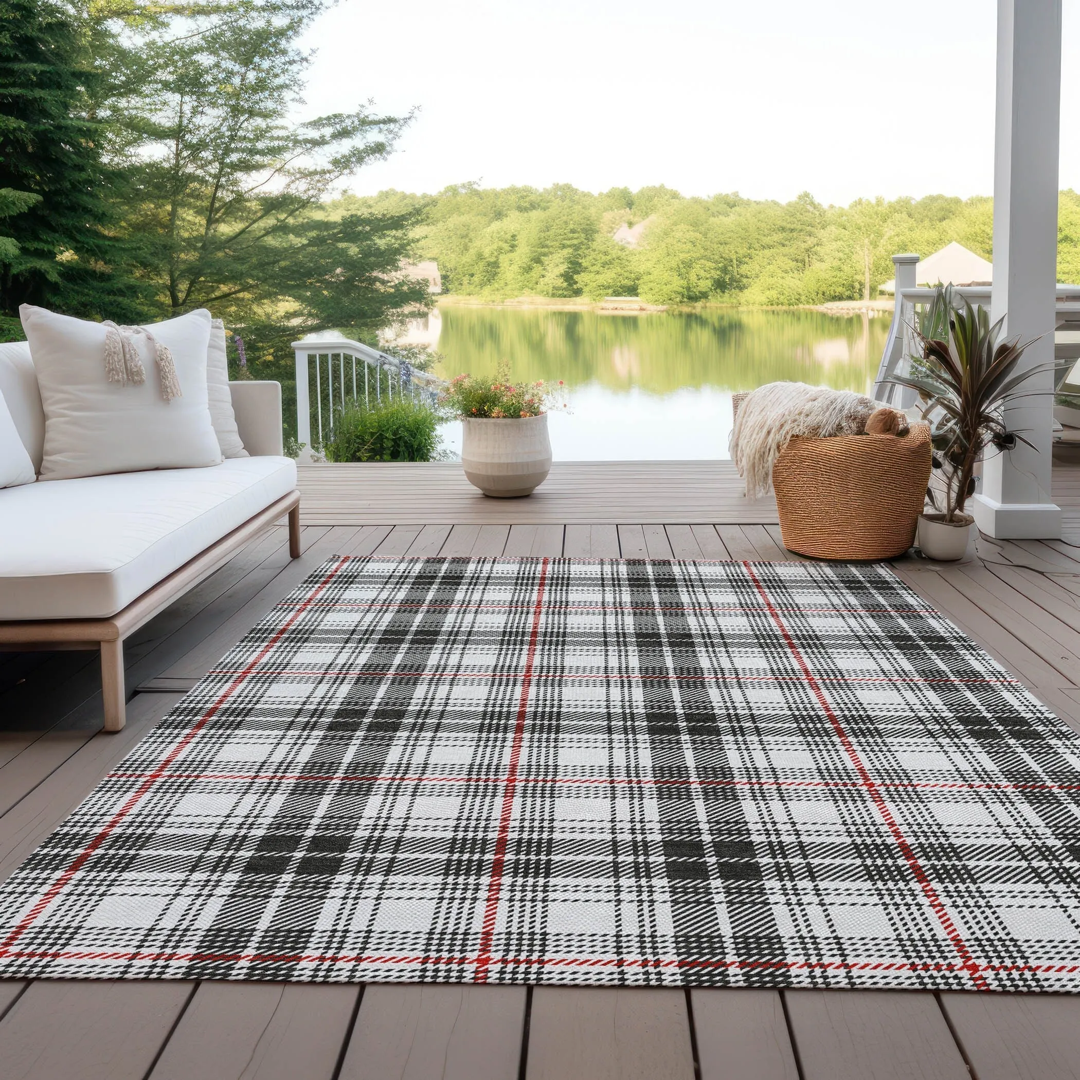 Machine Washable Indoor/ Outdoor Plaid Chantille Rug