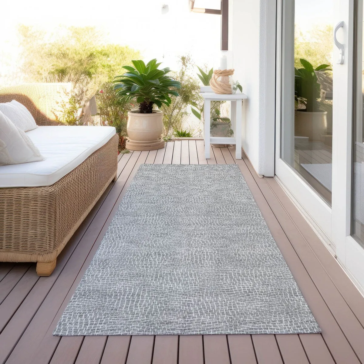 Machine Washable Indoor/ Outdoor Solid Modern Chantille Rug