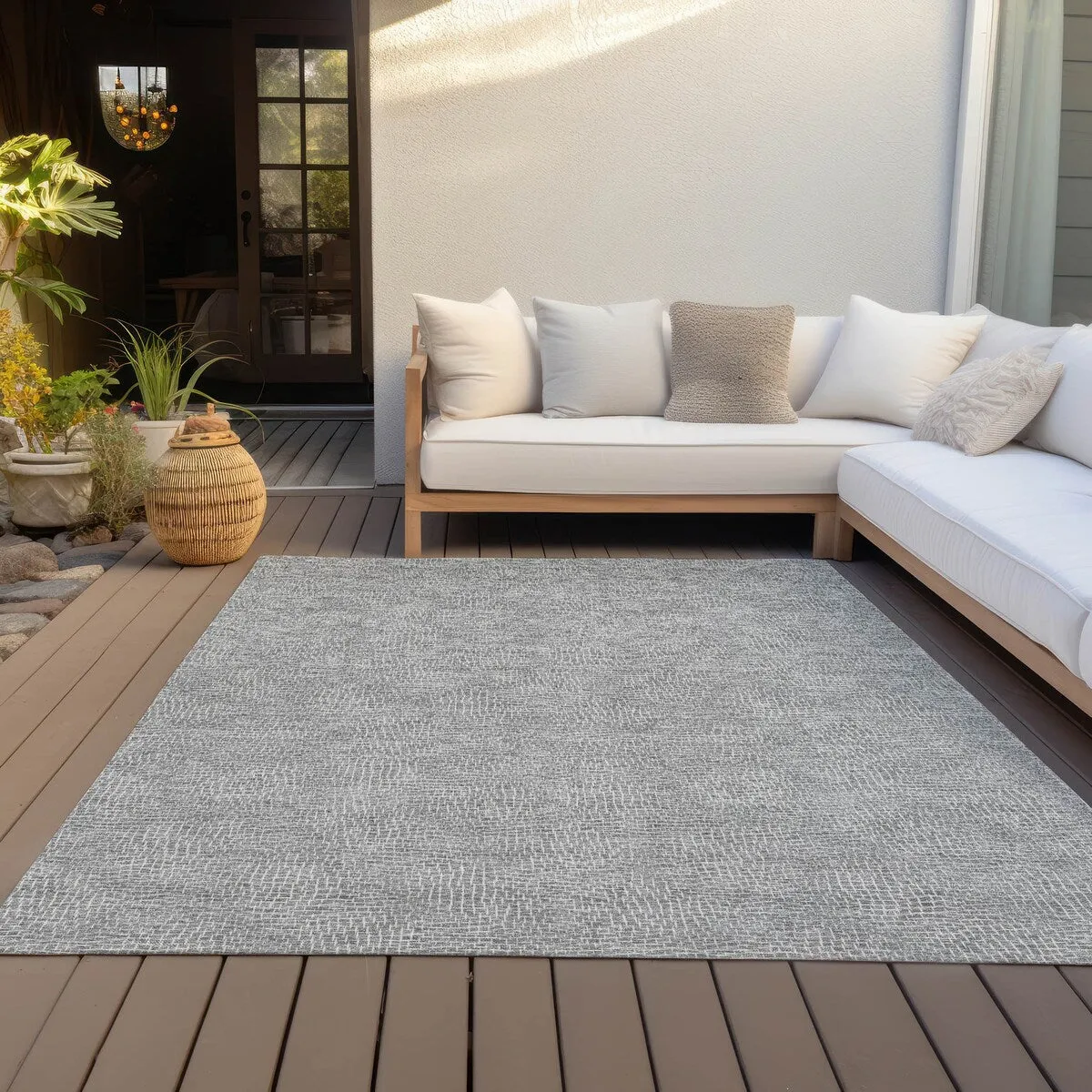 Machine Washable Indoor/ Outdoor Solid Modern Chantille Rug