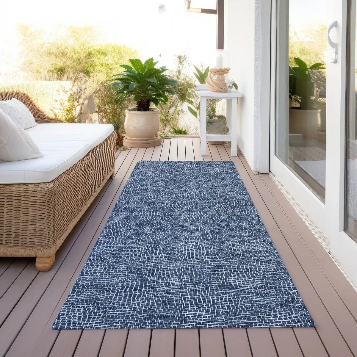 Machine Washable Indoor/ Outdoor Solid Modern Chantille Rug