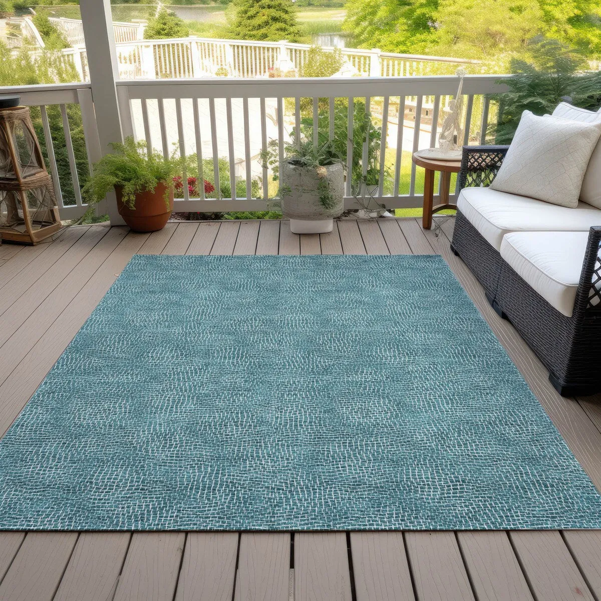 Machine Washable Indoor/ Outdoor Solid Modern Chantille Rug