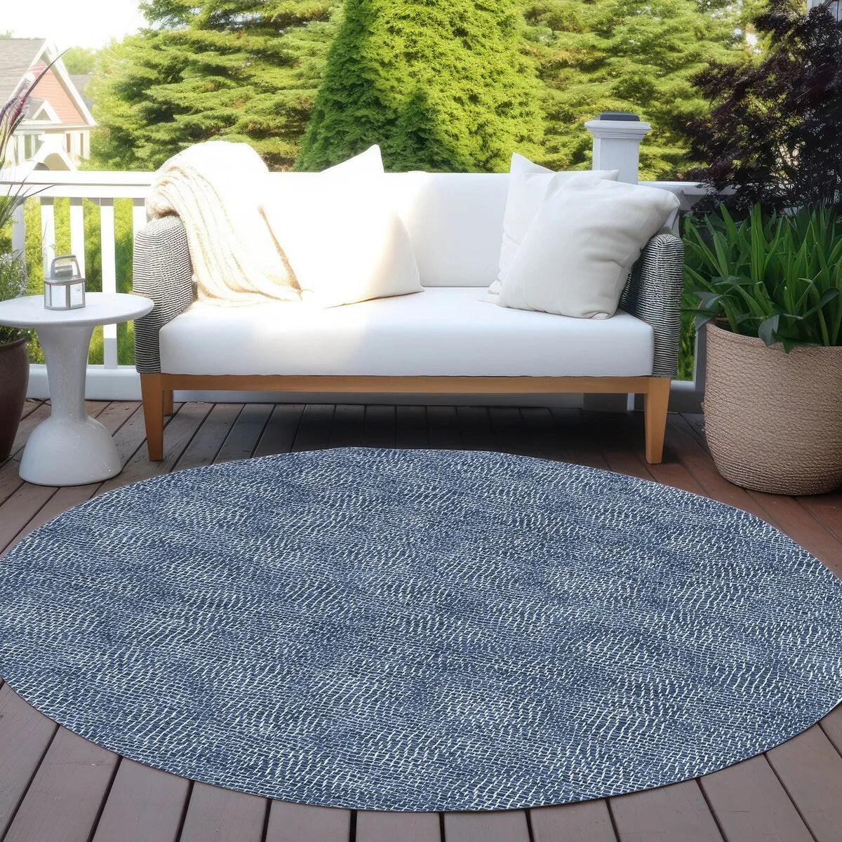 Machine Washable Indoor/ Outdoor Solid Modern Chantille Rug