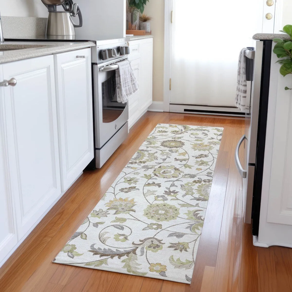 Machine Washable Indoor/ Outdoor Traditional Chantille Rug