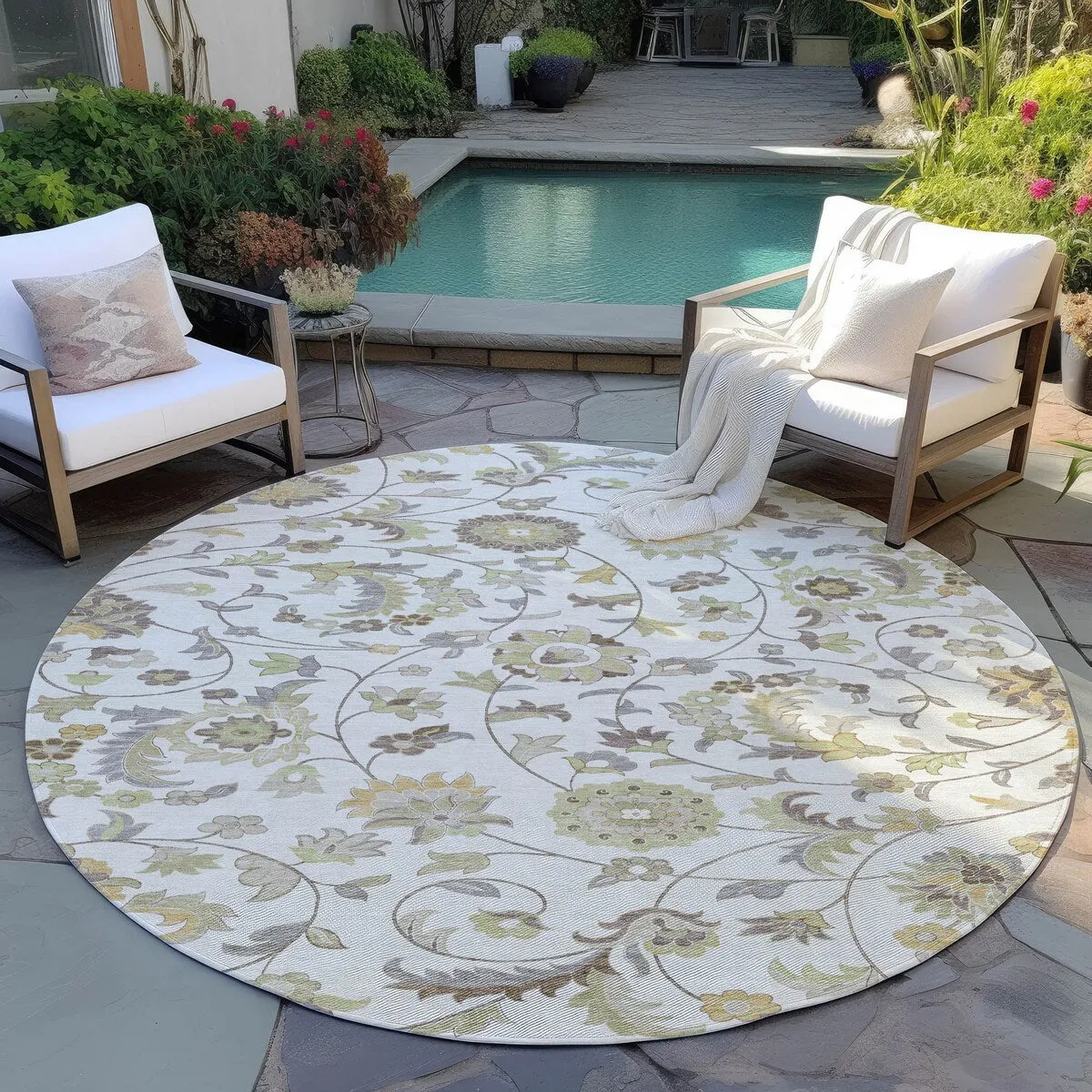 Machine Washable Indoor/ Outdoor Traditional Chantille Rug