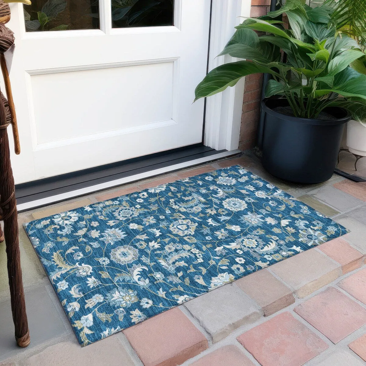 Machine Washable Indoor/ Outdoor Traditional Chantille Rug
