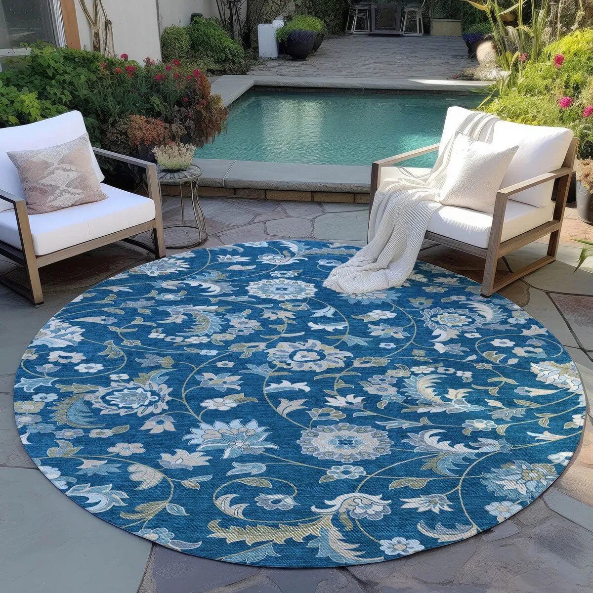 Machine Washable Indoor/ Outdoor Traditional Chantille Rug