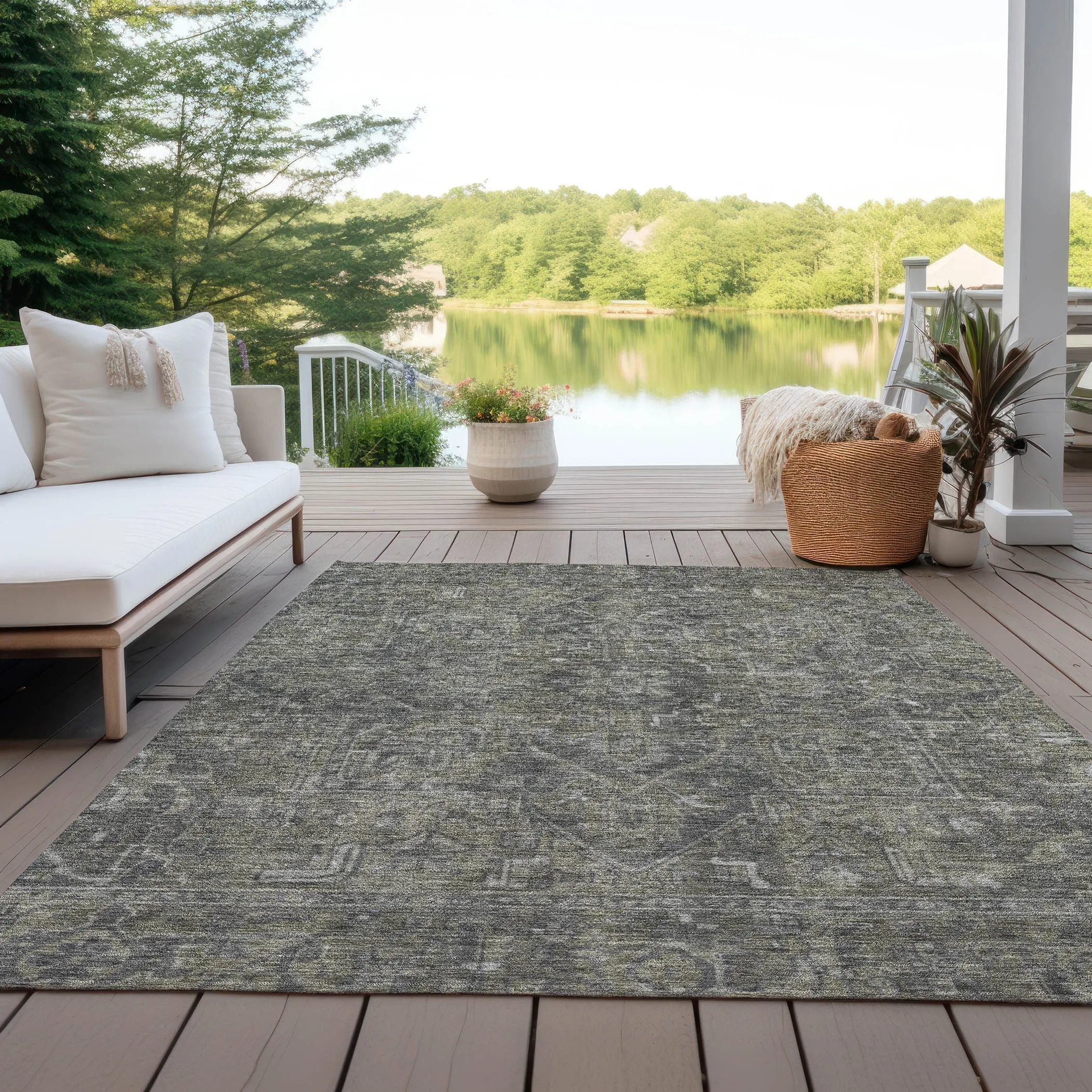Machine Washable Indoor/ Outdoor Traditional Persian Chantille Rug