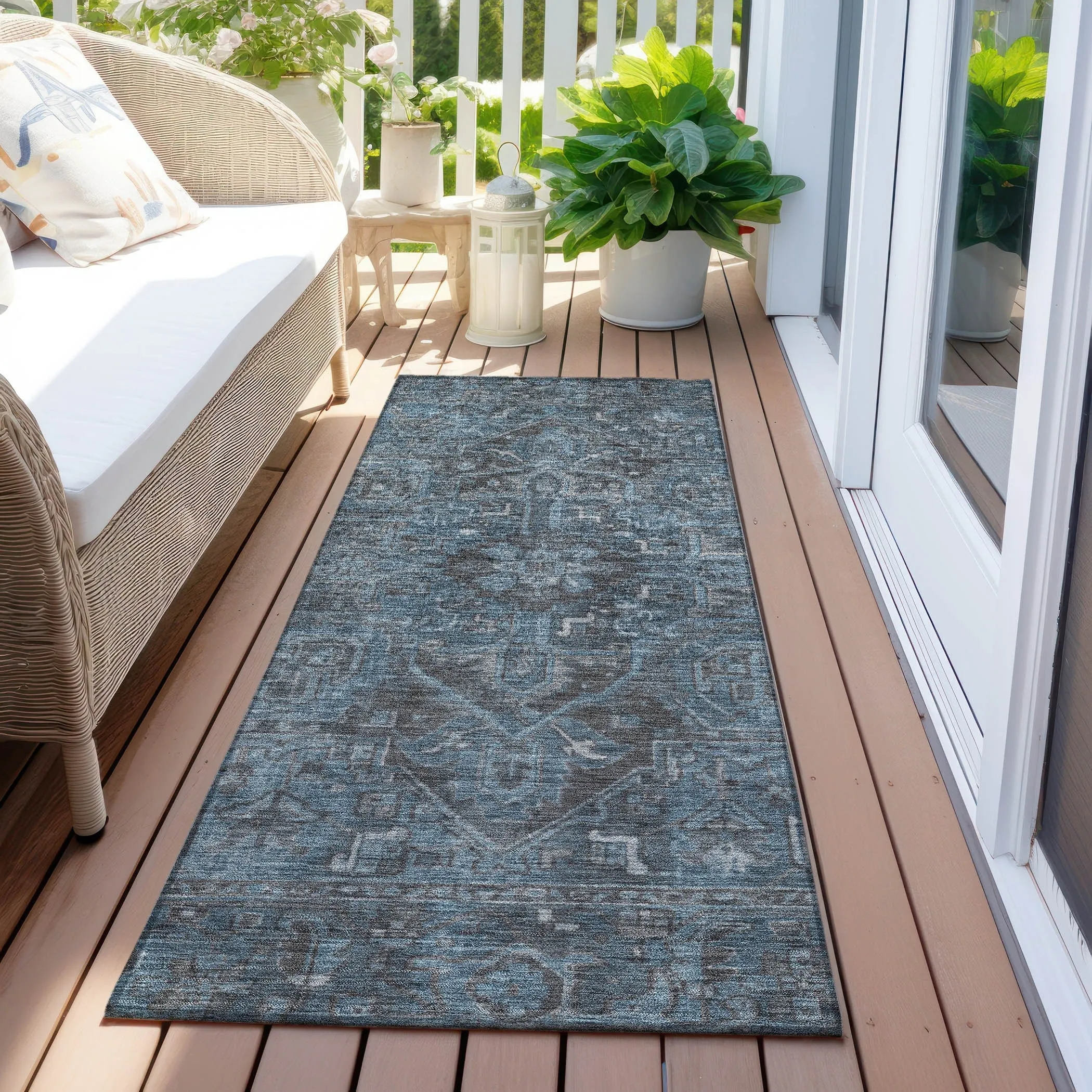 Machine Washable Indoor/ Outdoor Traditional Persian Chantille Rug