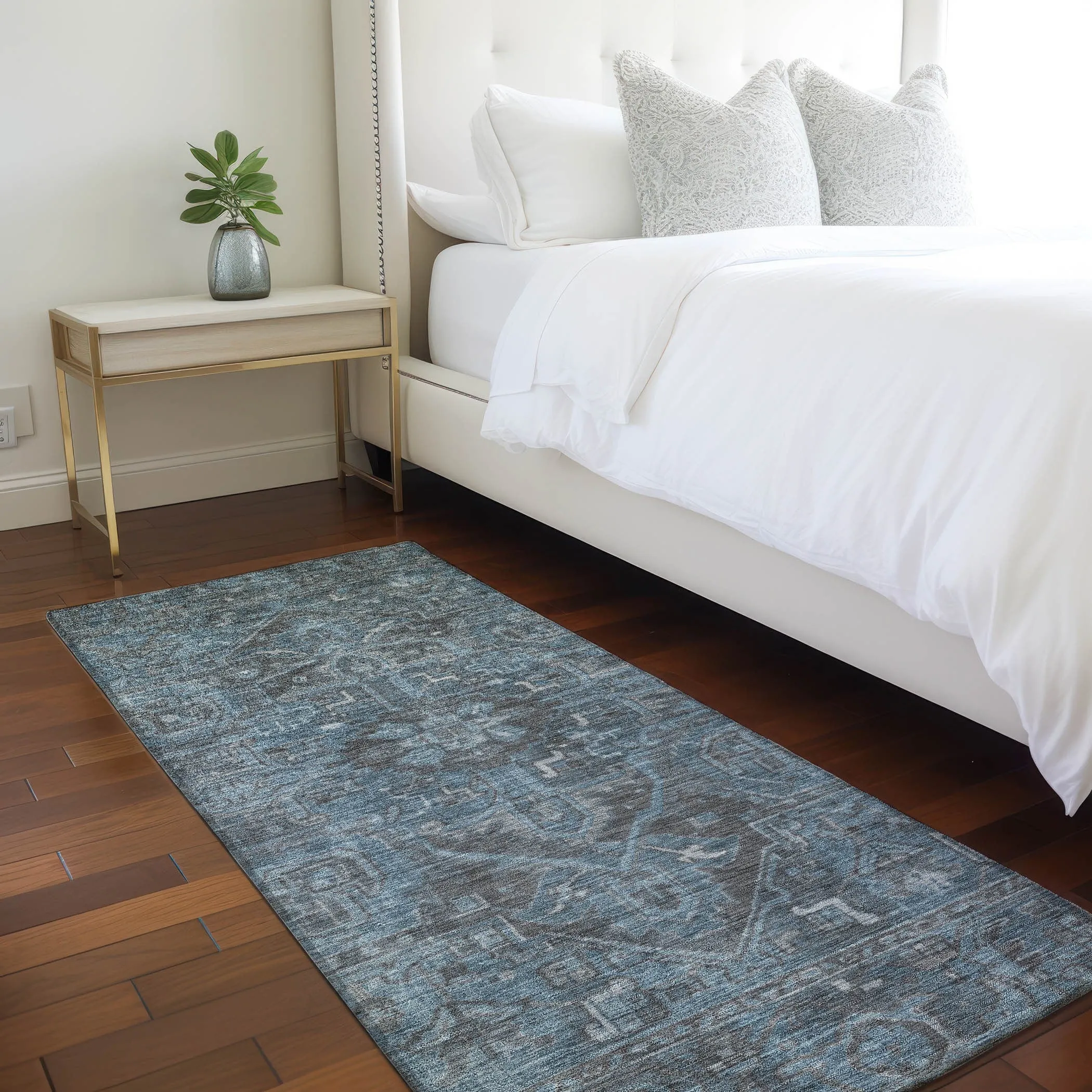 Machine Washable Indoor/ Outdoor Traditional Persian Chantille Rug
