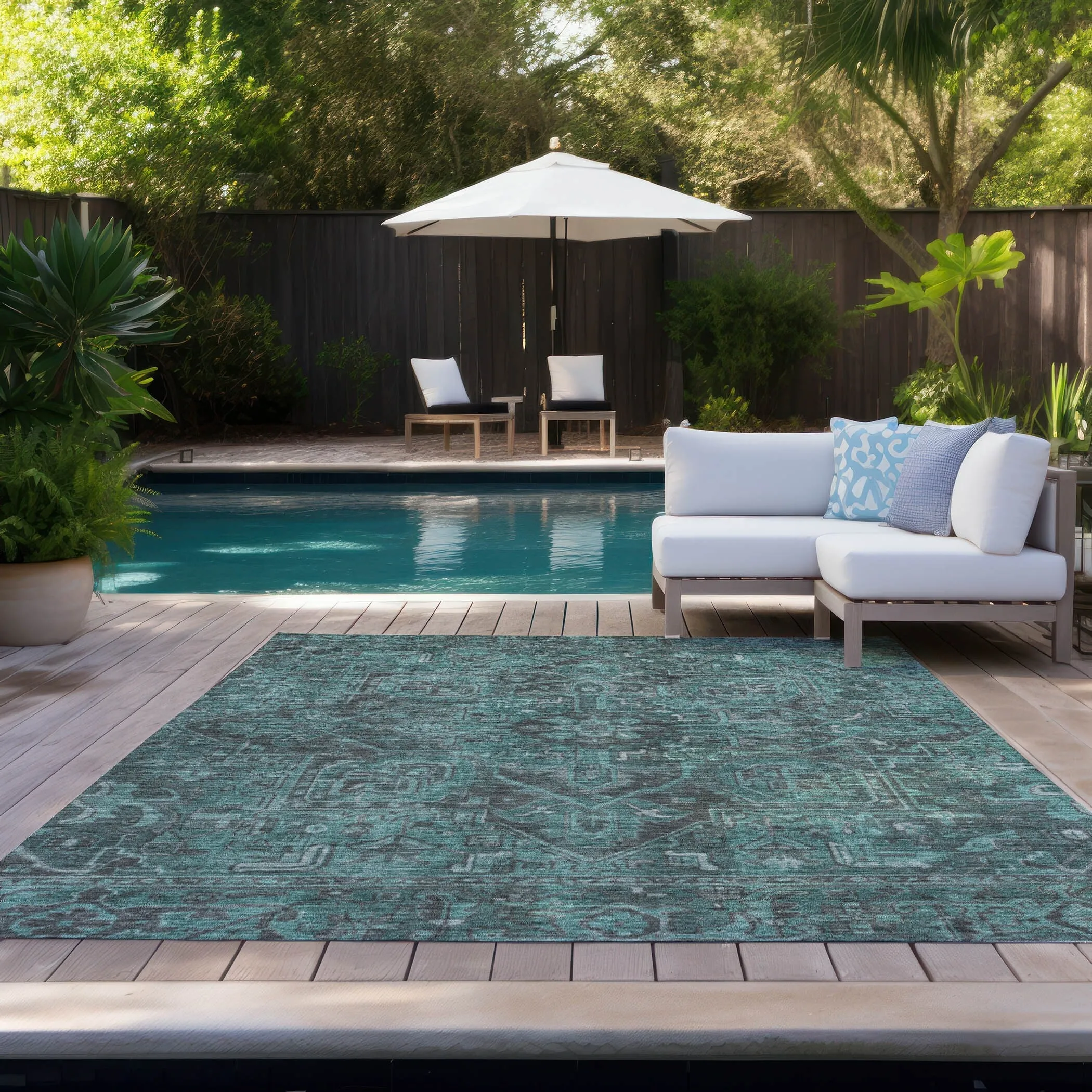 Machine Washable Indoor/ Outdoor Traditional Persian Chantille Rug