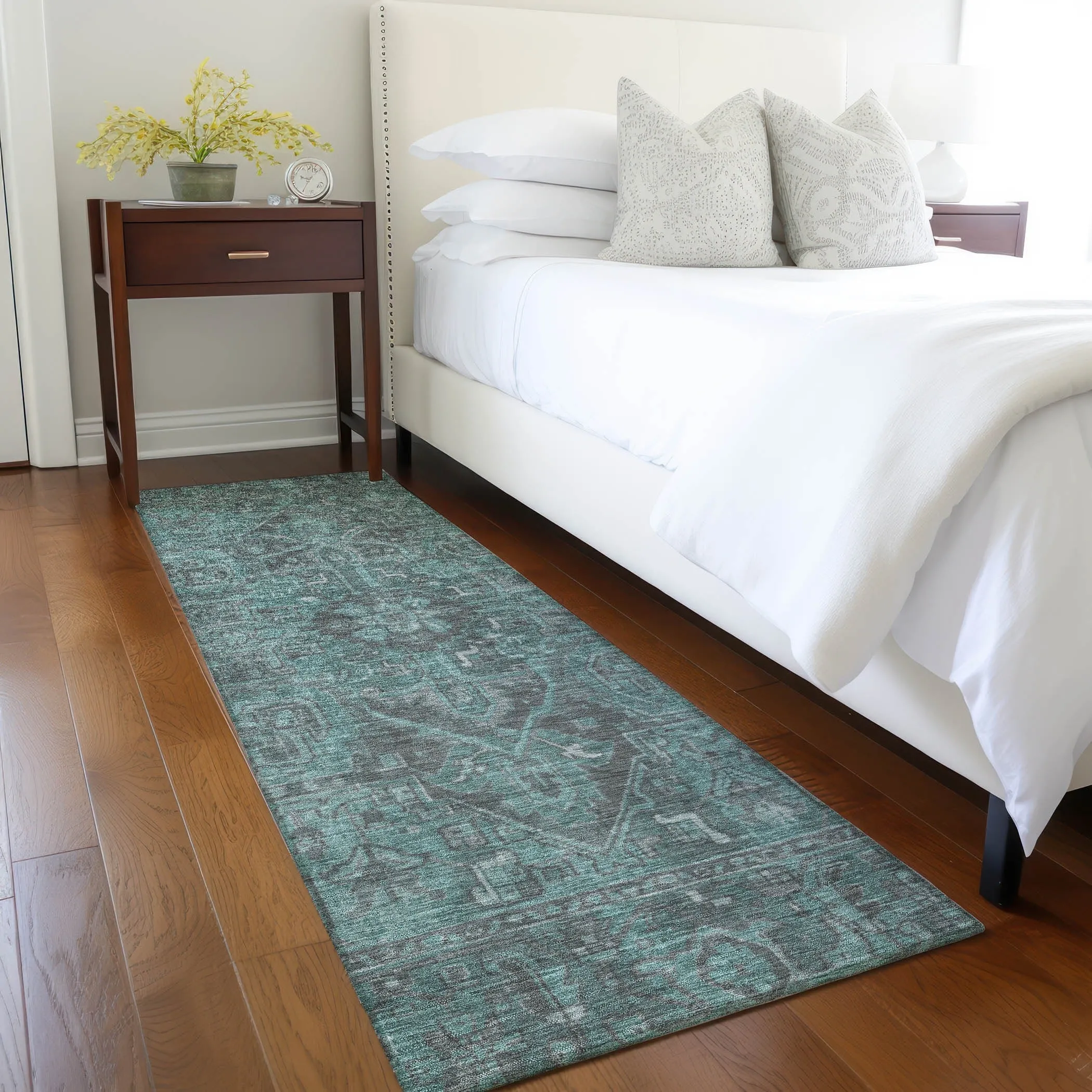 Machine Washable Indoor/ Outdoor Traditional Persian Chantille Rug