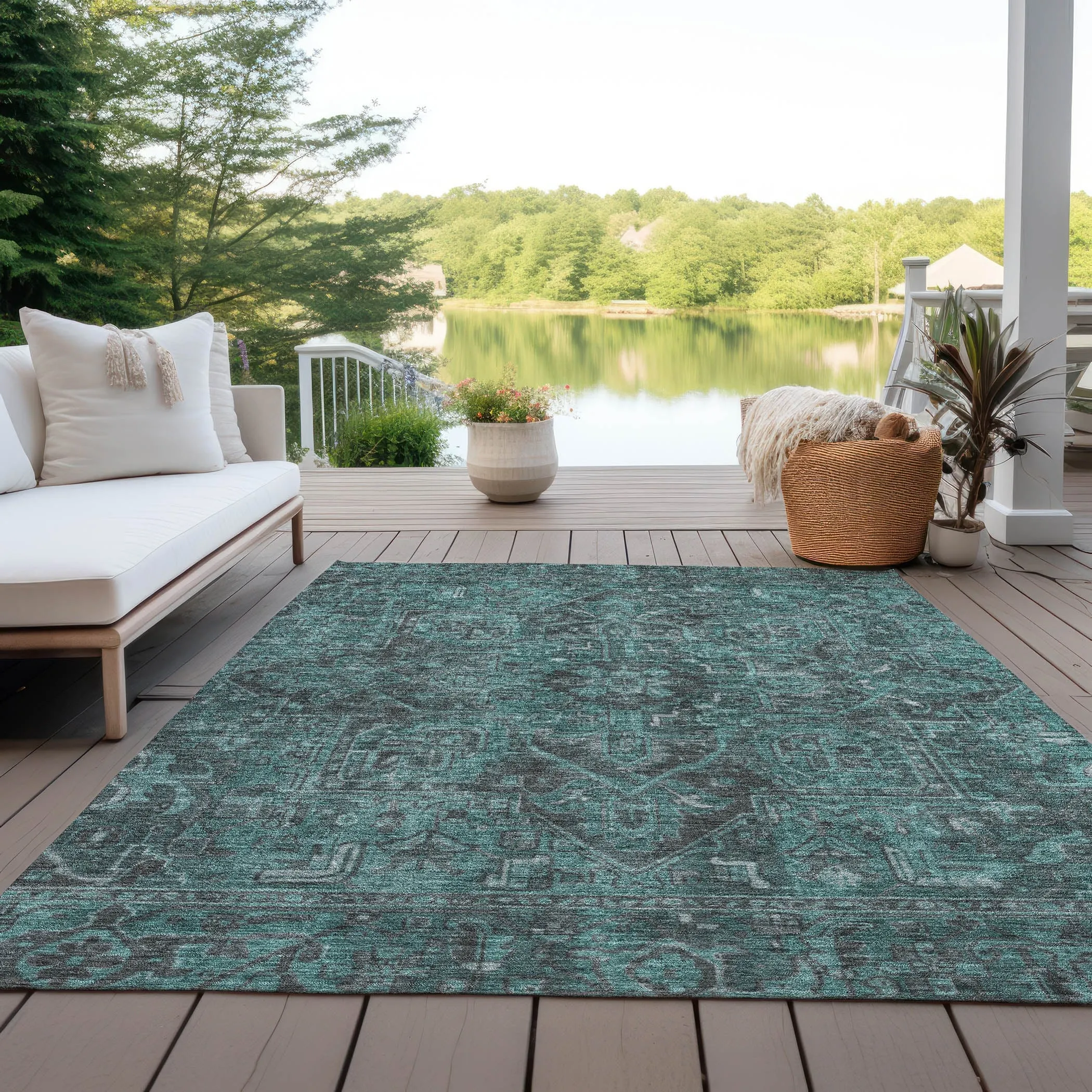 Machine Washable Indoor/ Outdoor Traditional Persian Chantille Rug