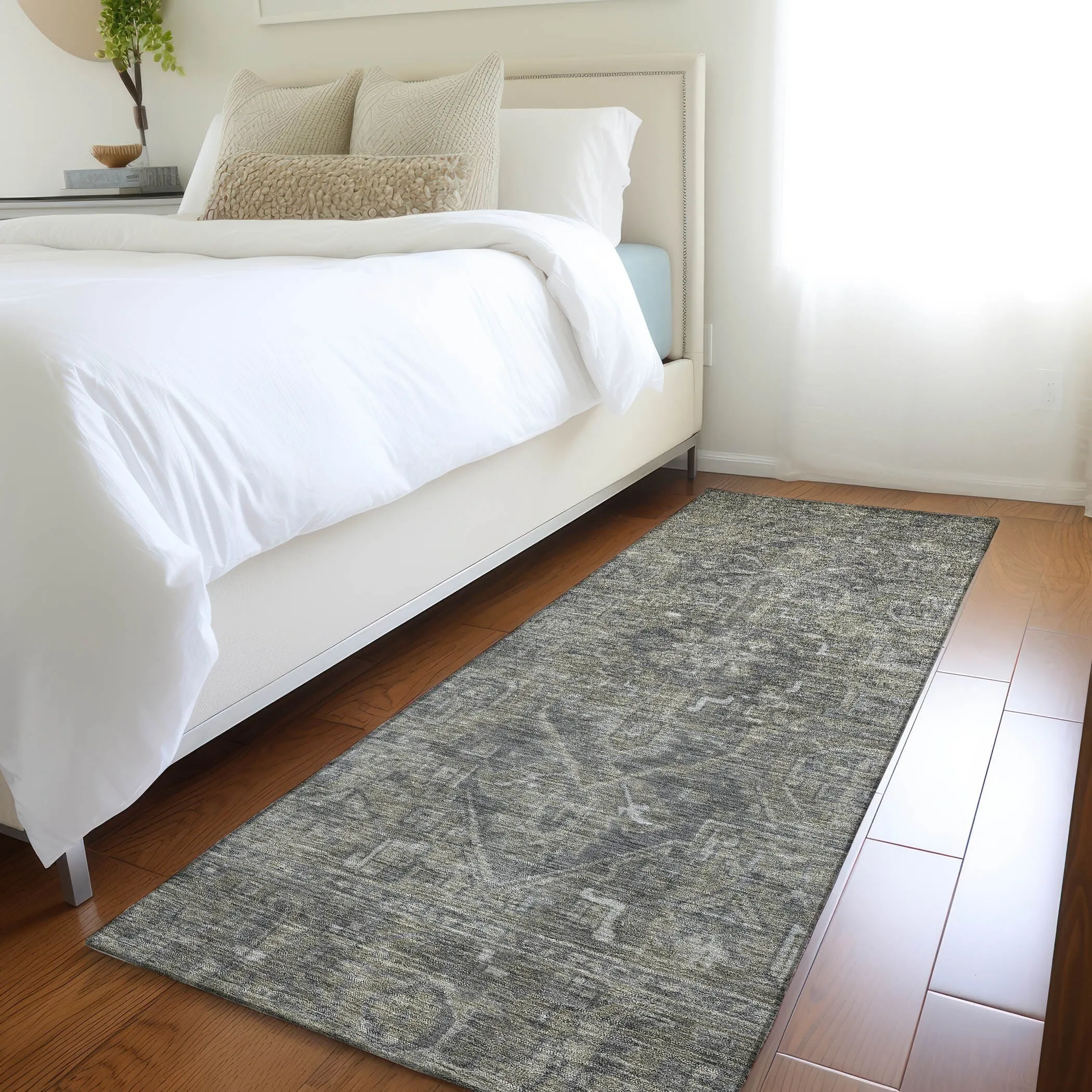 Machine Washable Indoor/ Outdoor Traditional Persian Chantille Rug