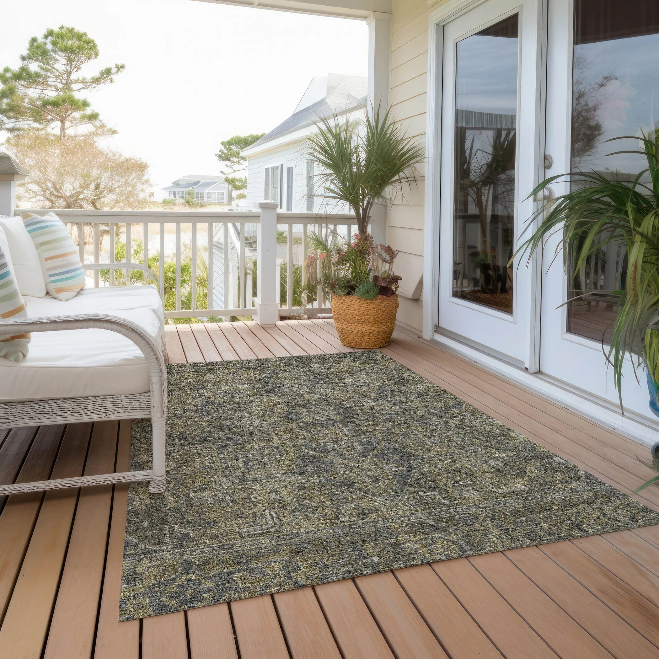 Machine Washable Indoor/ Outdoor Traditional Persian Chantille Rug