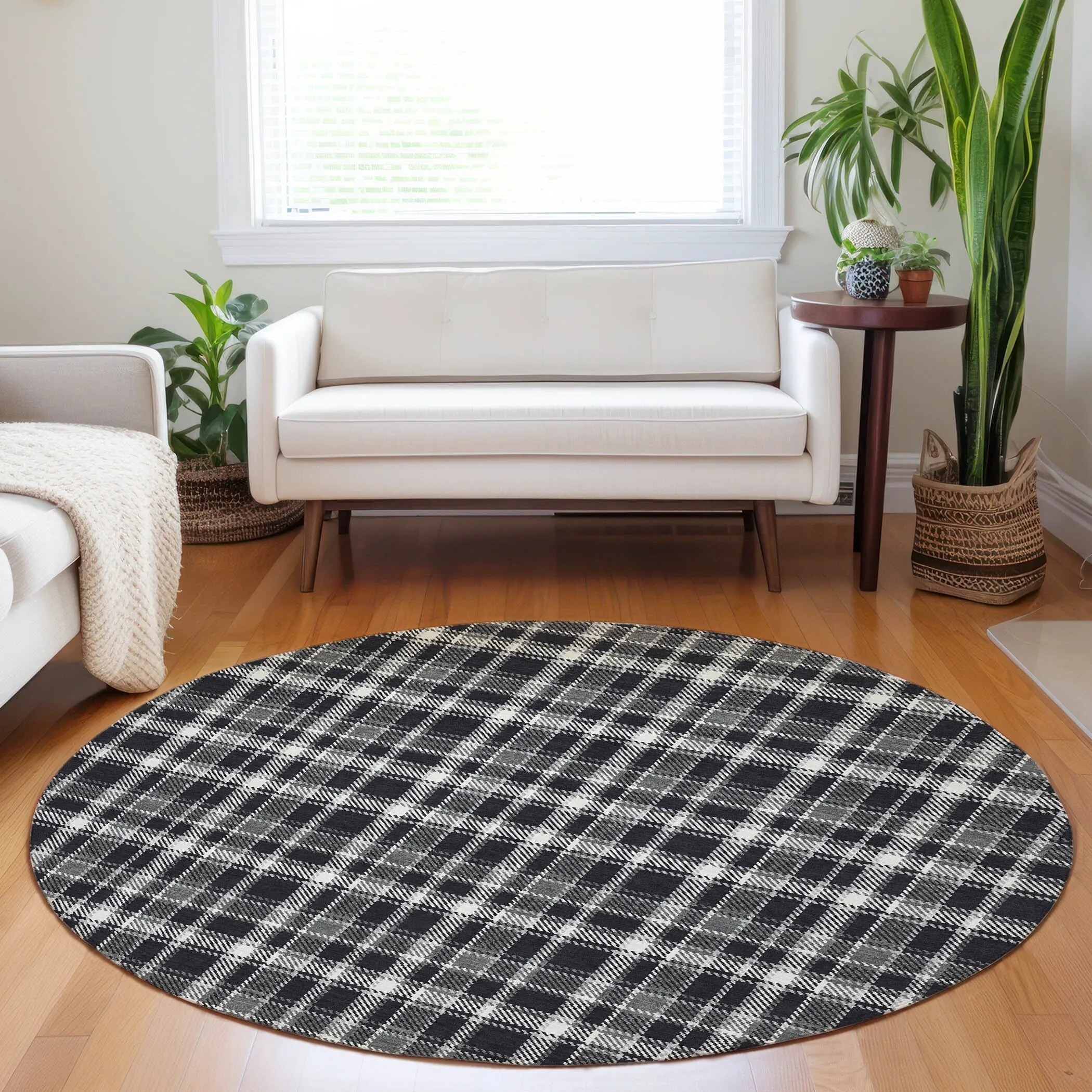 Machine Washable Indoor/ Outdoor Traditional Plaid Chantille Rug