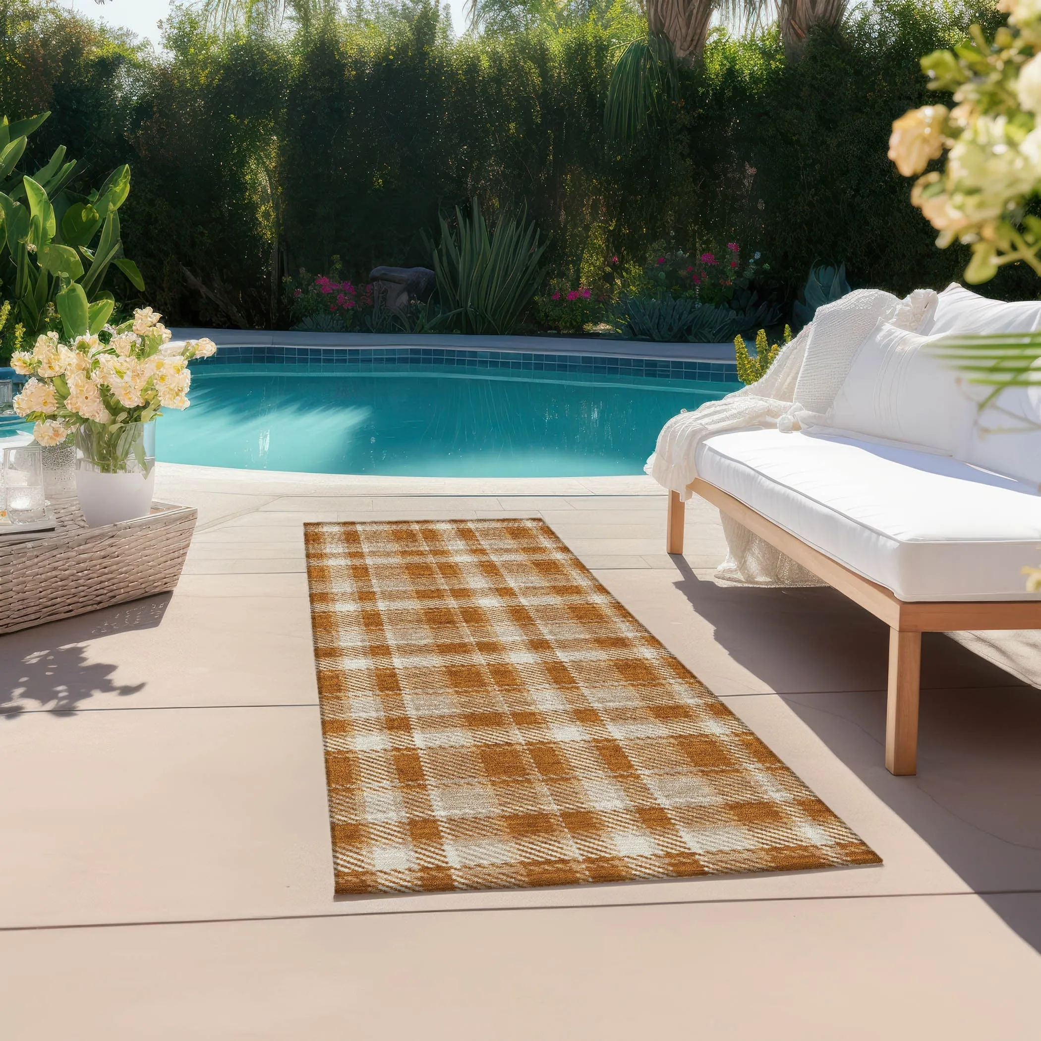 Machine Washable Indoor/ Outdoor Traditional Plaid Chantille Rug
