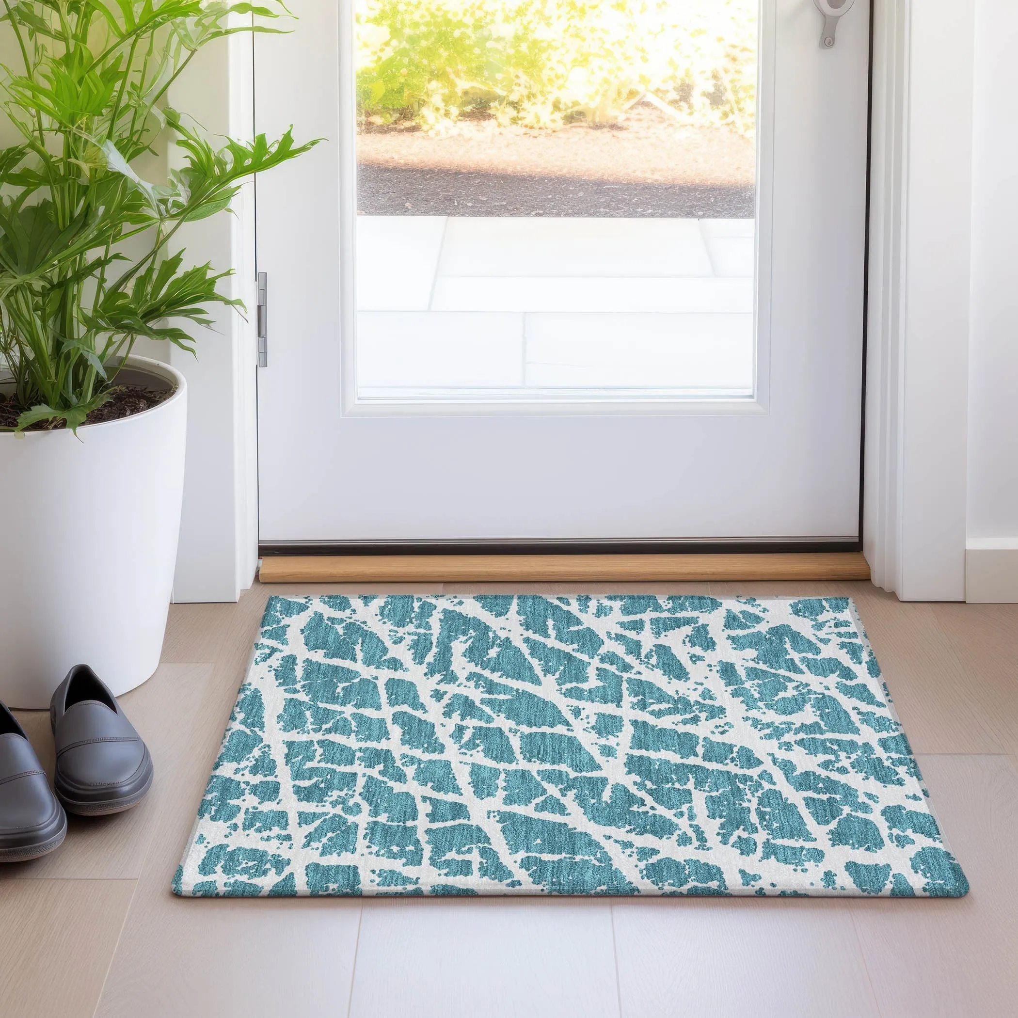 Machine Washable Indoor/ Outdoor Transitional Teal Crackle Chantille Rug