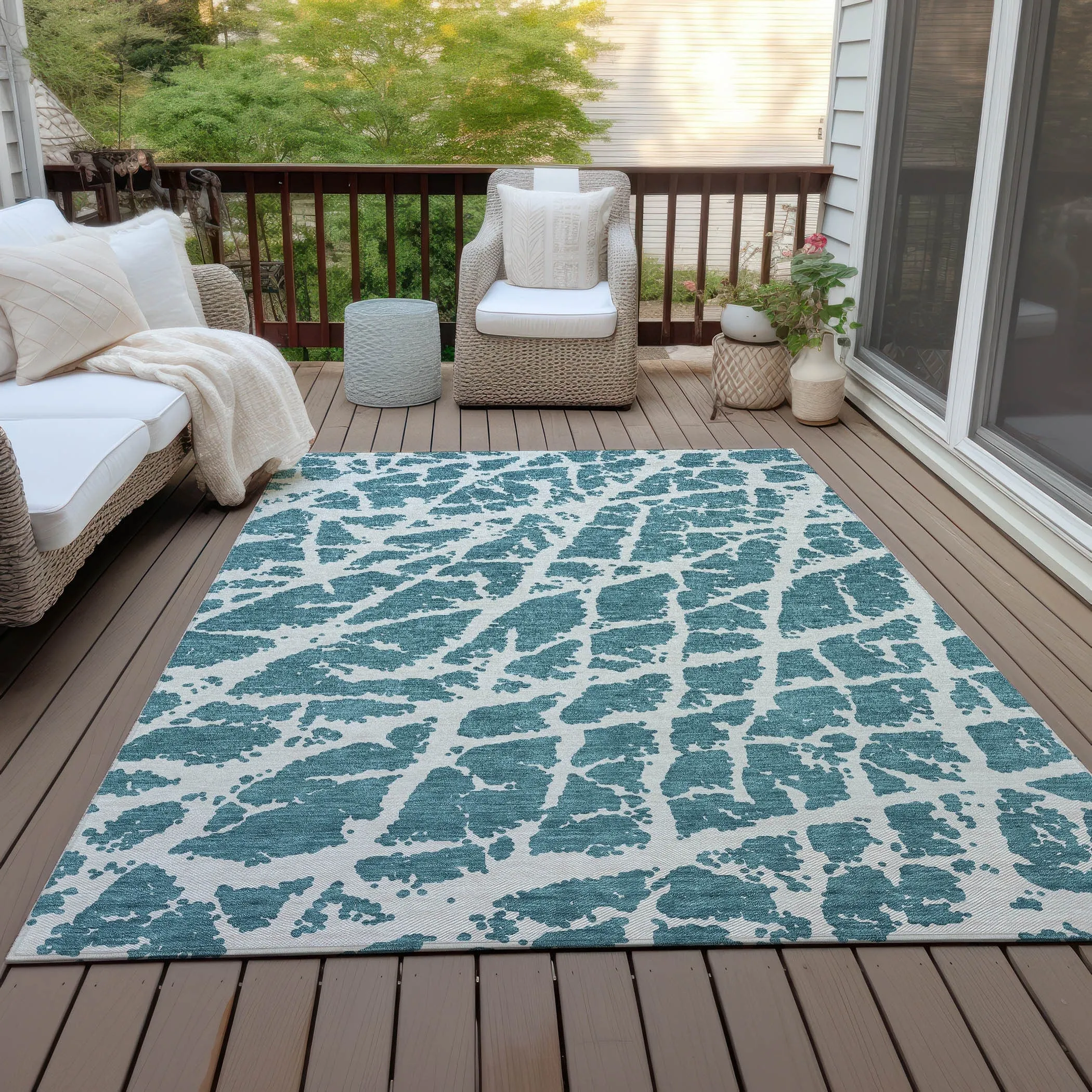 Machine Washable Indoor/ Outdoor Transitional Teal Crackle Chantille Rug