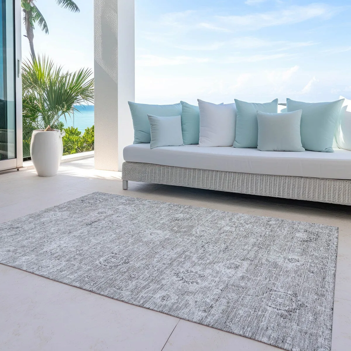 Machine Washable Indoor/ Outdoor Vintage Traditional Chantille Rug