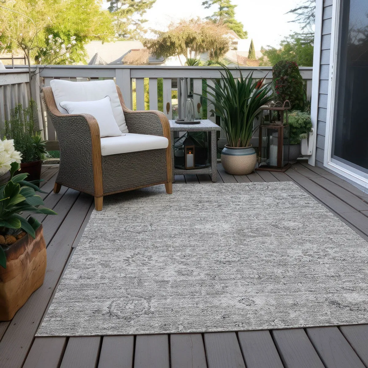 Machine Washable Indoor/ Outdoor Vintage Traditional Chantille Rug
