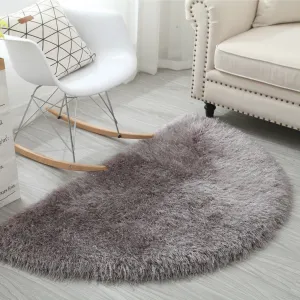 Manhattan Polyester Half Moon Area Rug. 2.5' x 4.5' - 2'5'' X 4'5''