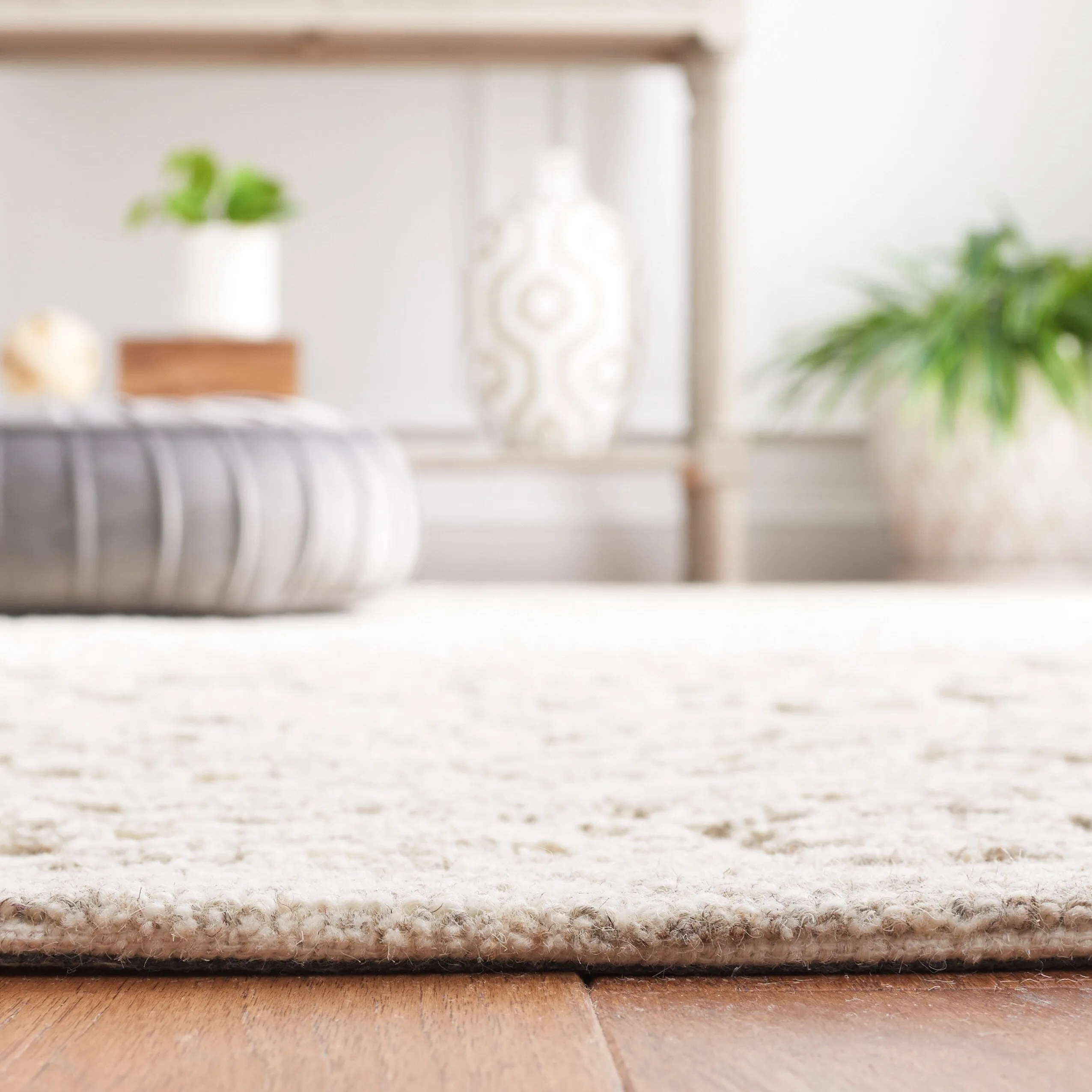Martha Stewart by SAFAVIEH Handmade Gieze Wool Rug