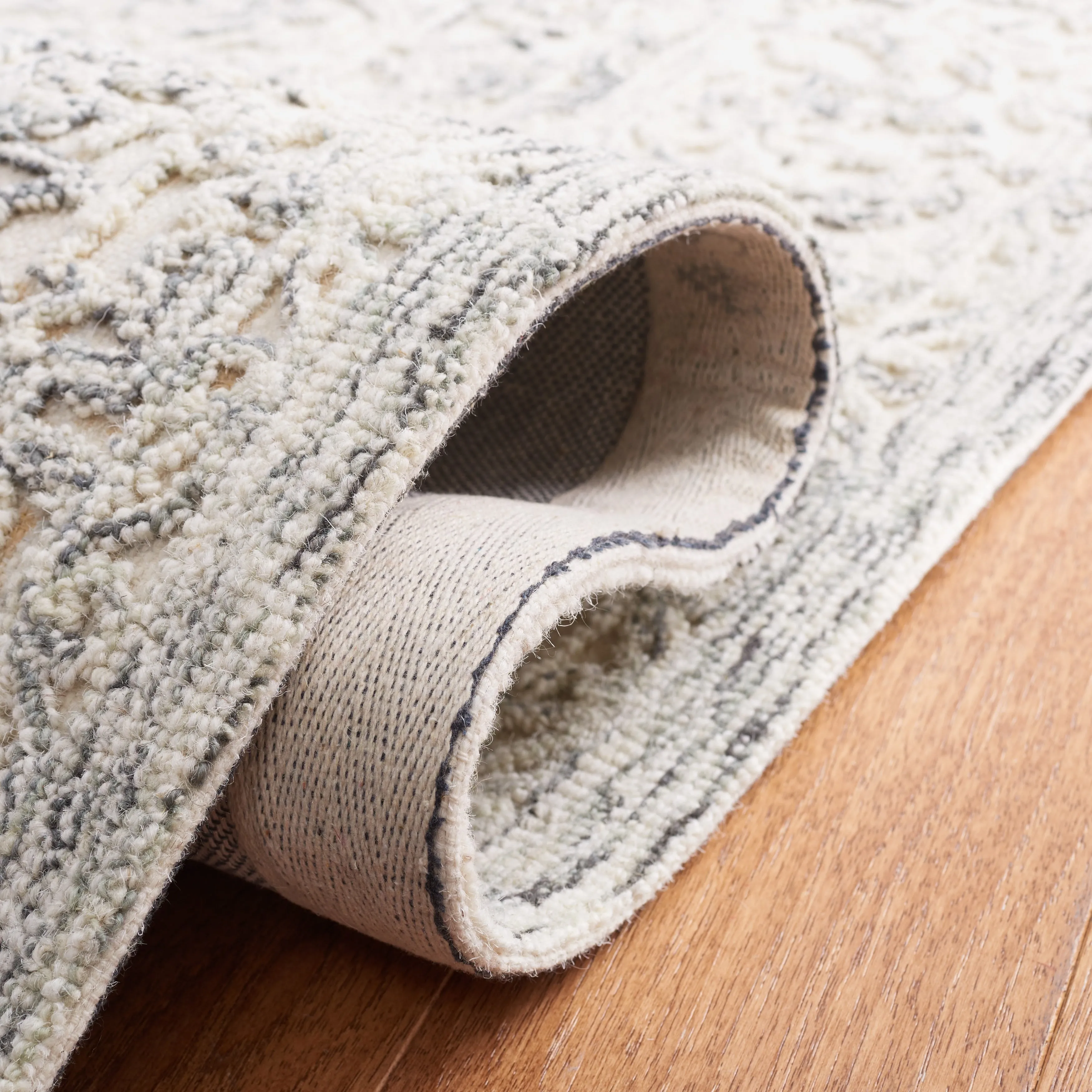 Martha Stewart by SAFAVIEH Handmade Gieze Wool Rug