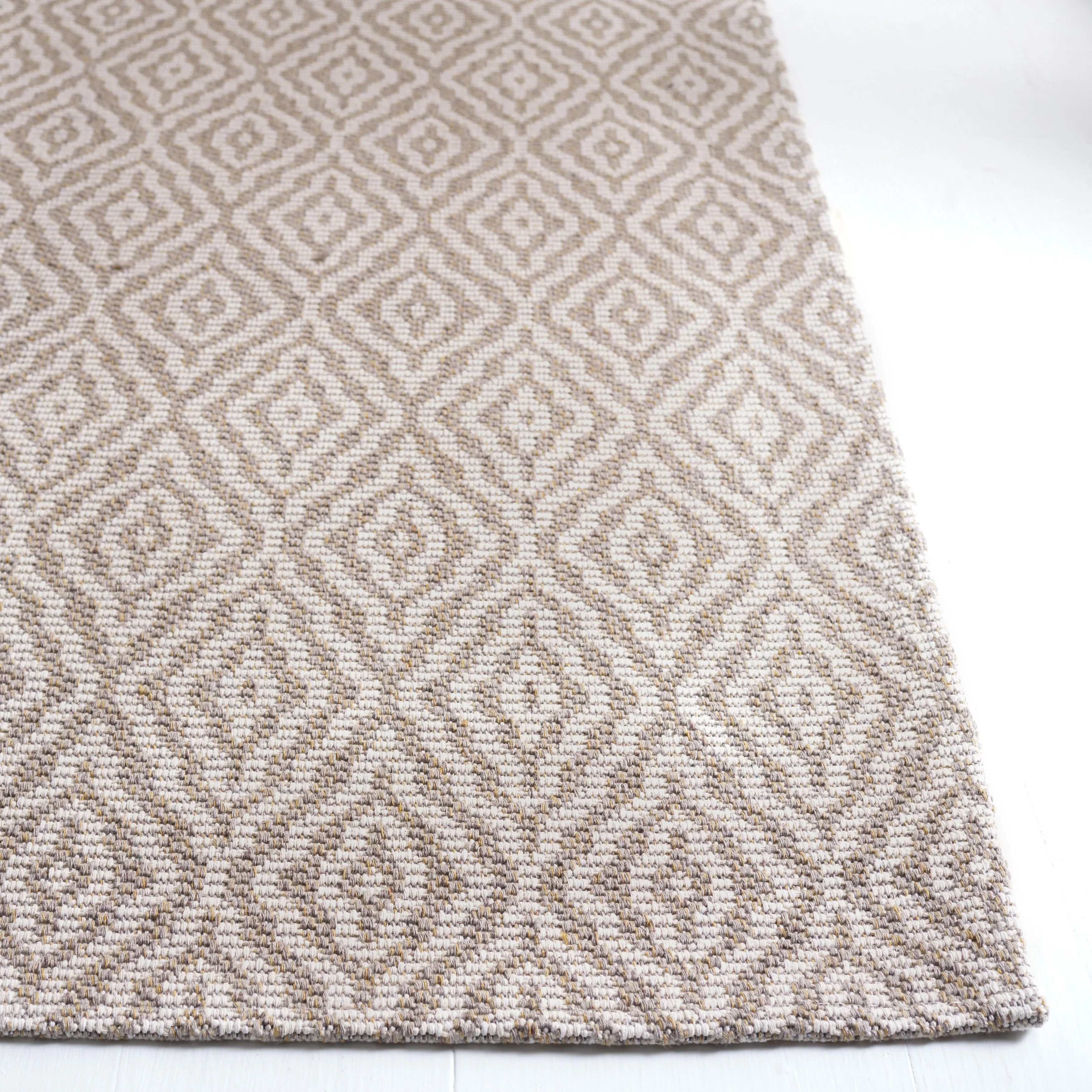 Martha Stewart by SAFAVIEH Oddny Trellis Cotton Rug