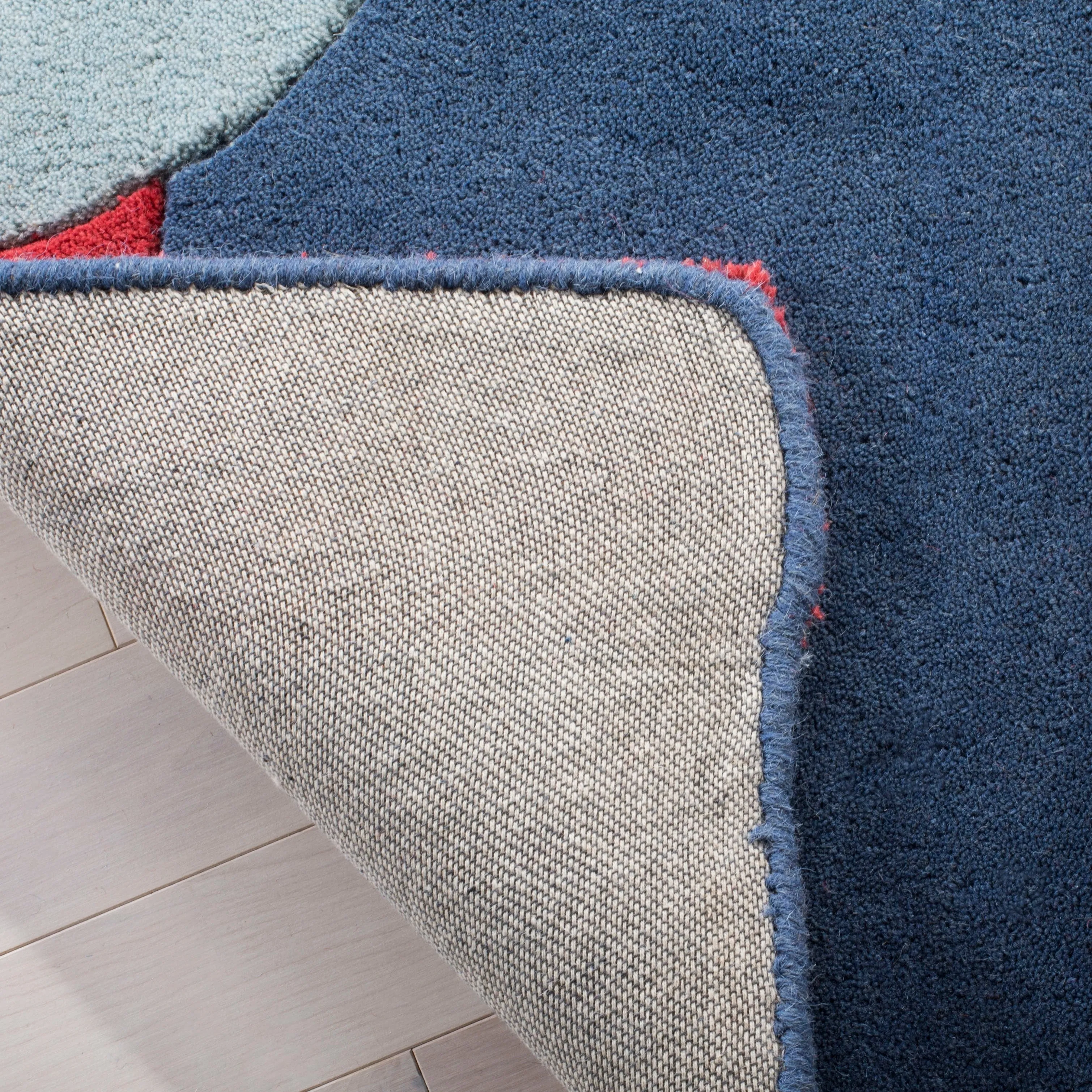 Martha Stewart by SAFAVIEH Truck Wool Rug