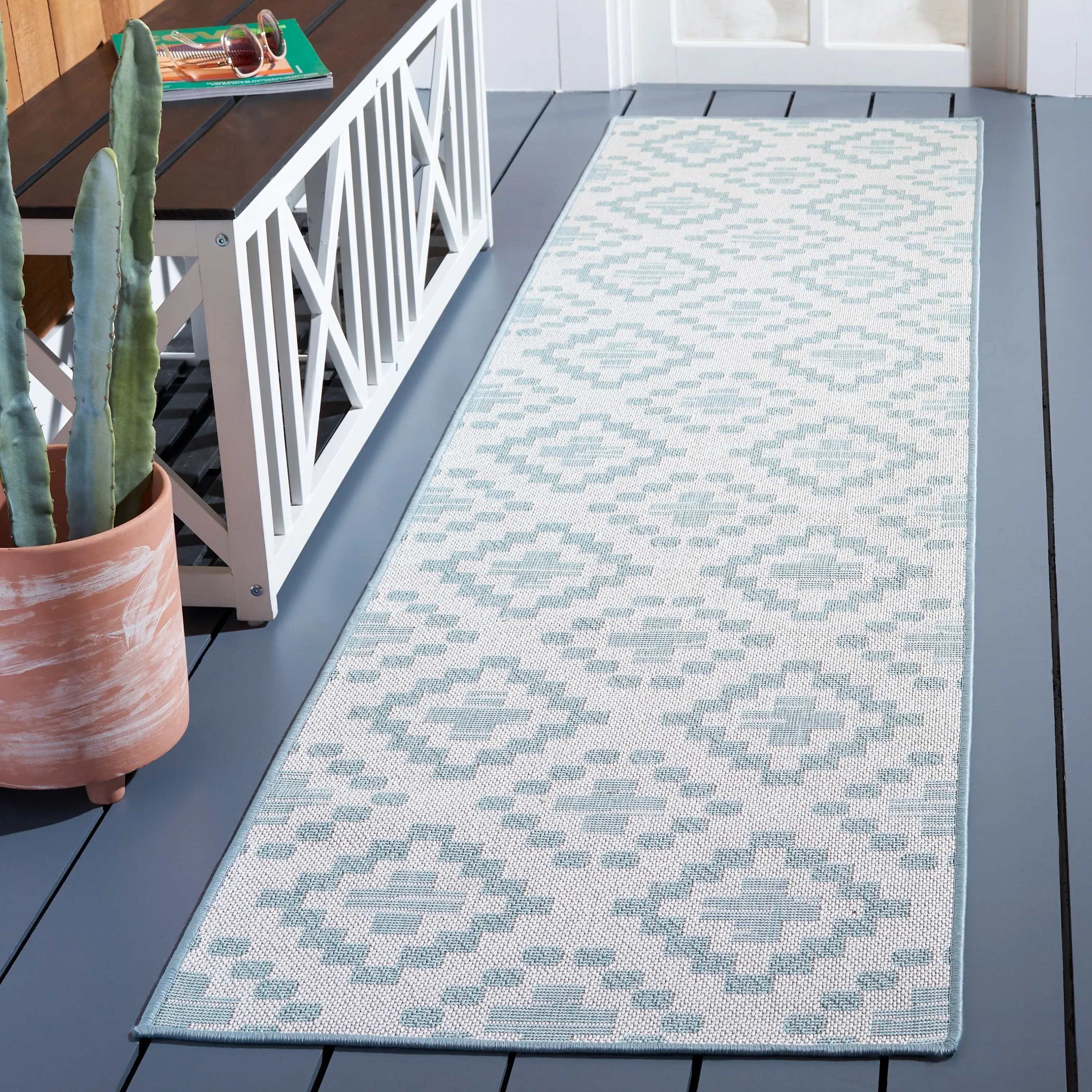 Martha Stewart by SAFAVIEH Washable Zauresh Indoor/ Outdoor Waterproof Rug