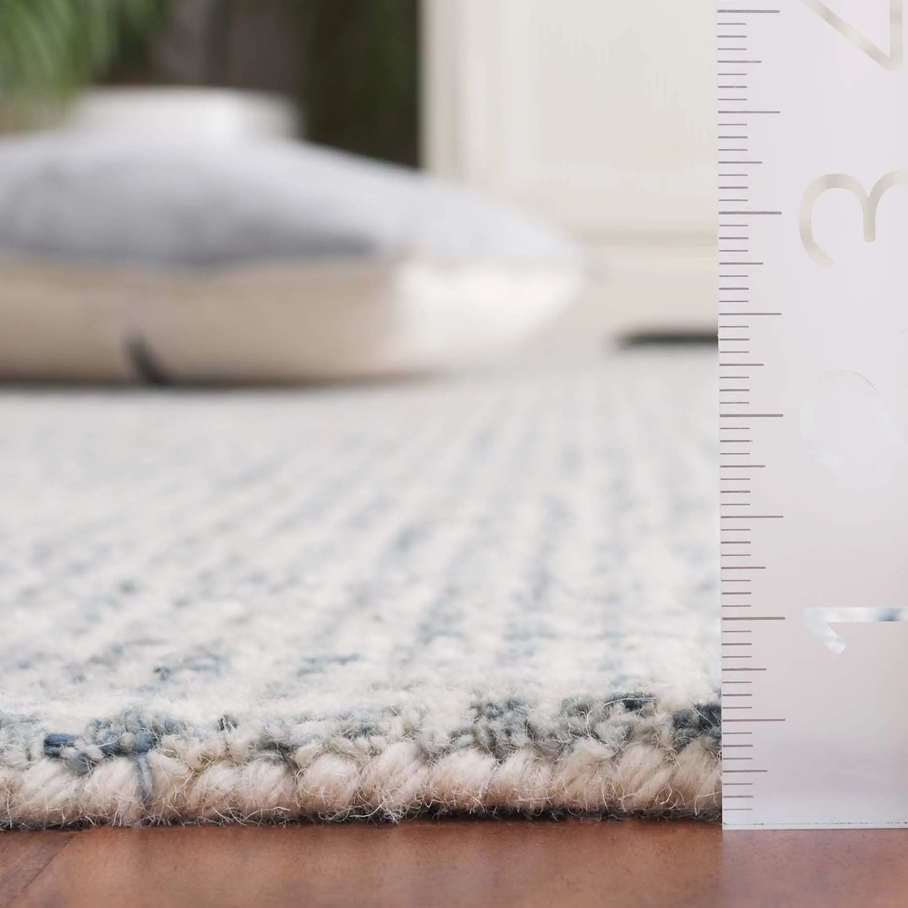 Martha Stewart Handmade Verane Contemporary Wool Rug