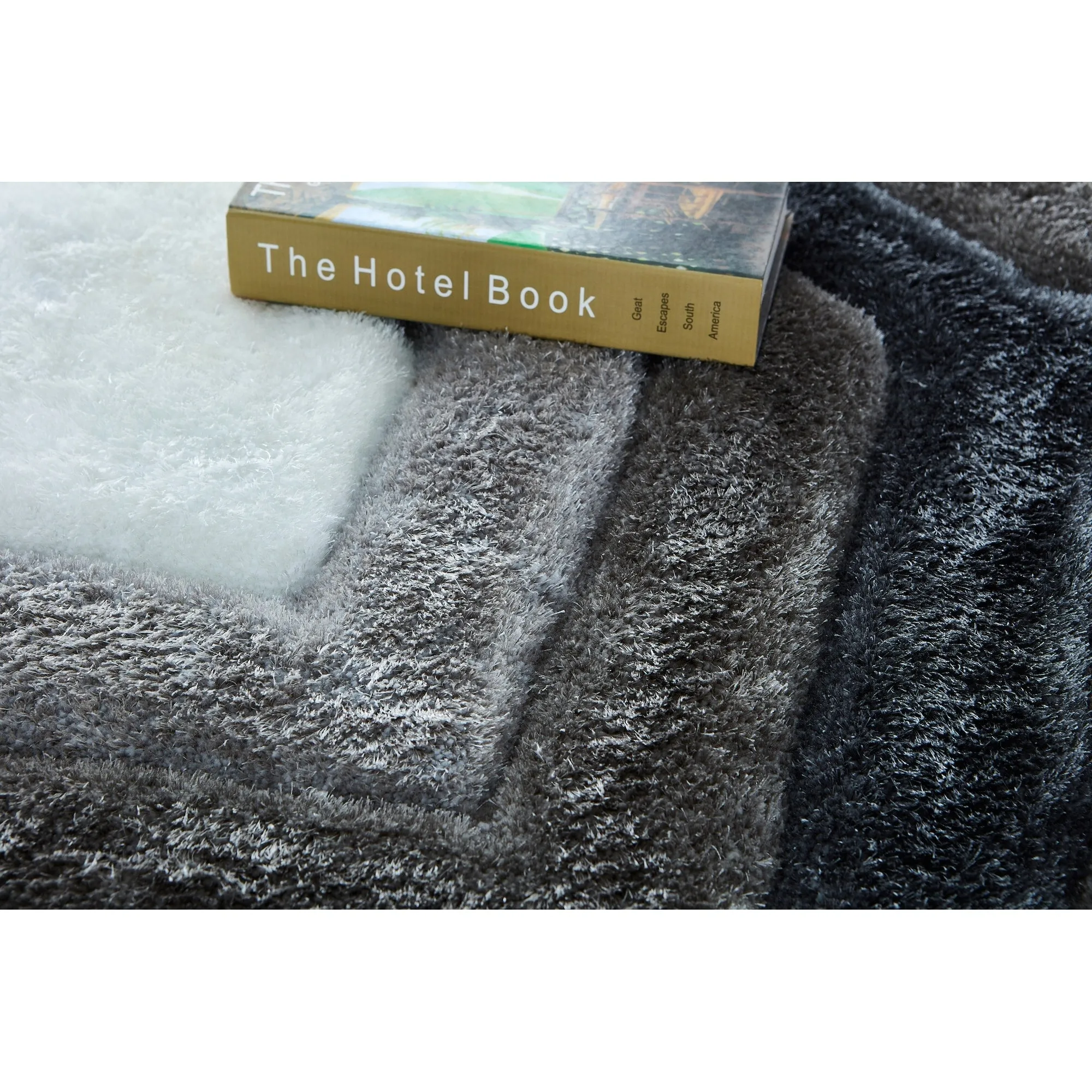 Mateos Collection Grey/White Area Rug