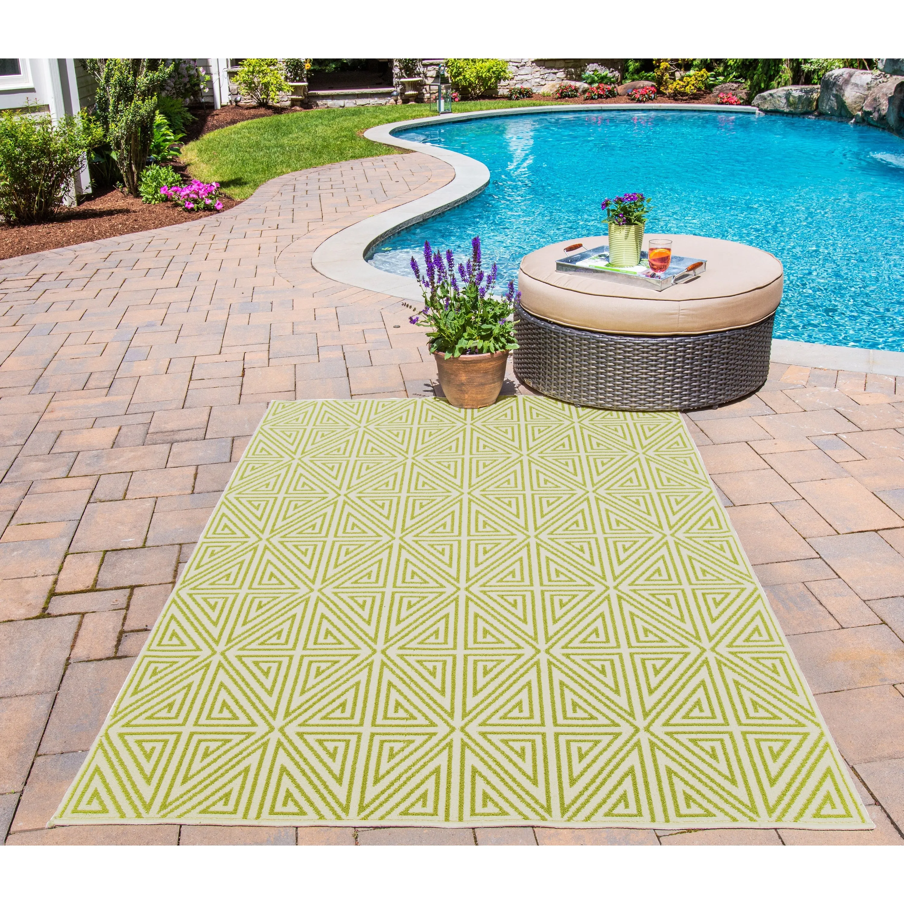 Momeni Baja Diamonds Indoor Outdoor Rug