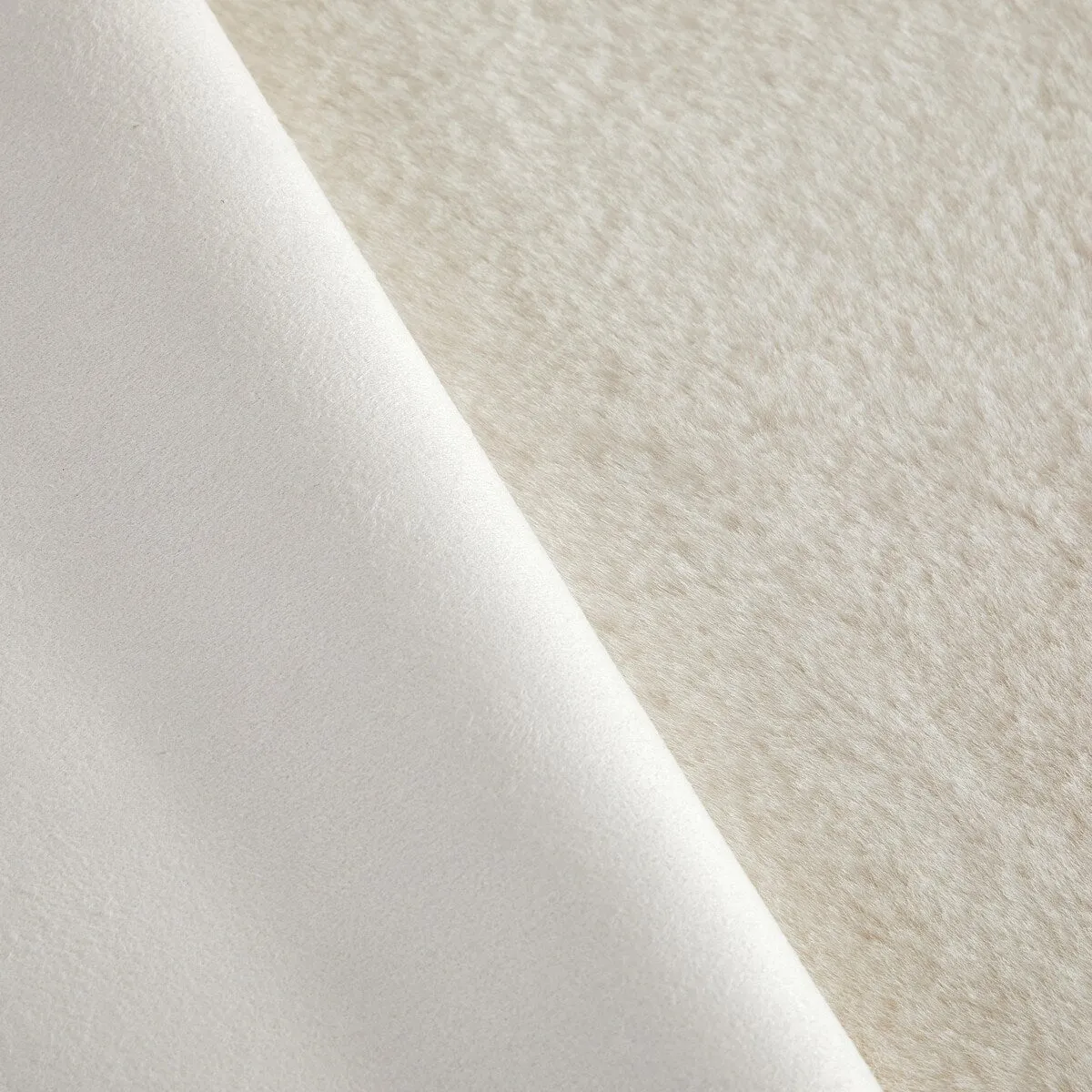 Nanshing Moira Solid Color Soft Shag Accent Rug - 30 x 46