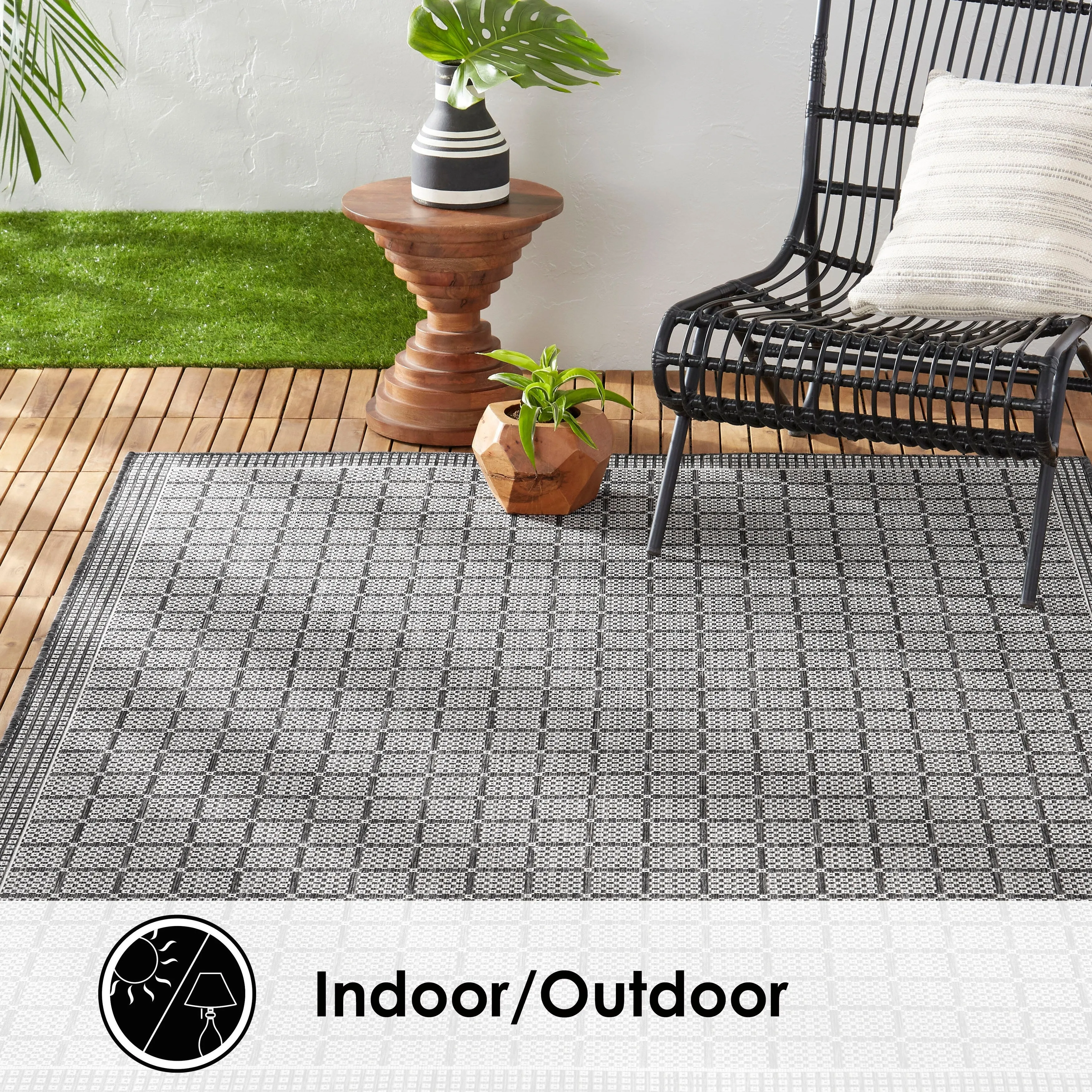 Nicole Miller New York Patio Country Luna Indoor/Outdoor Area Rug