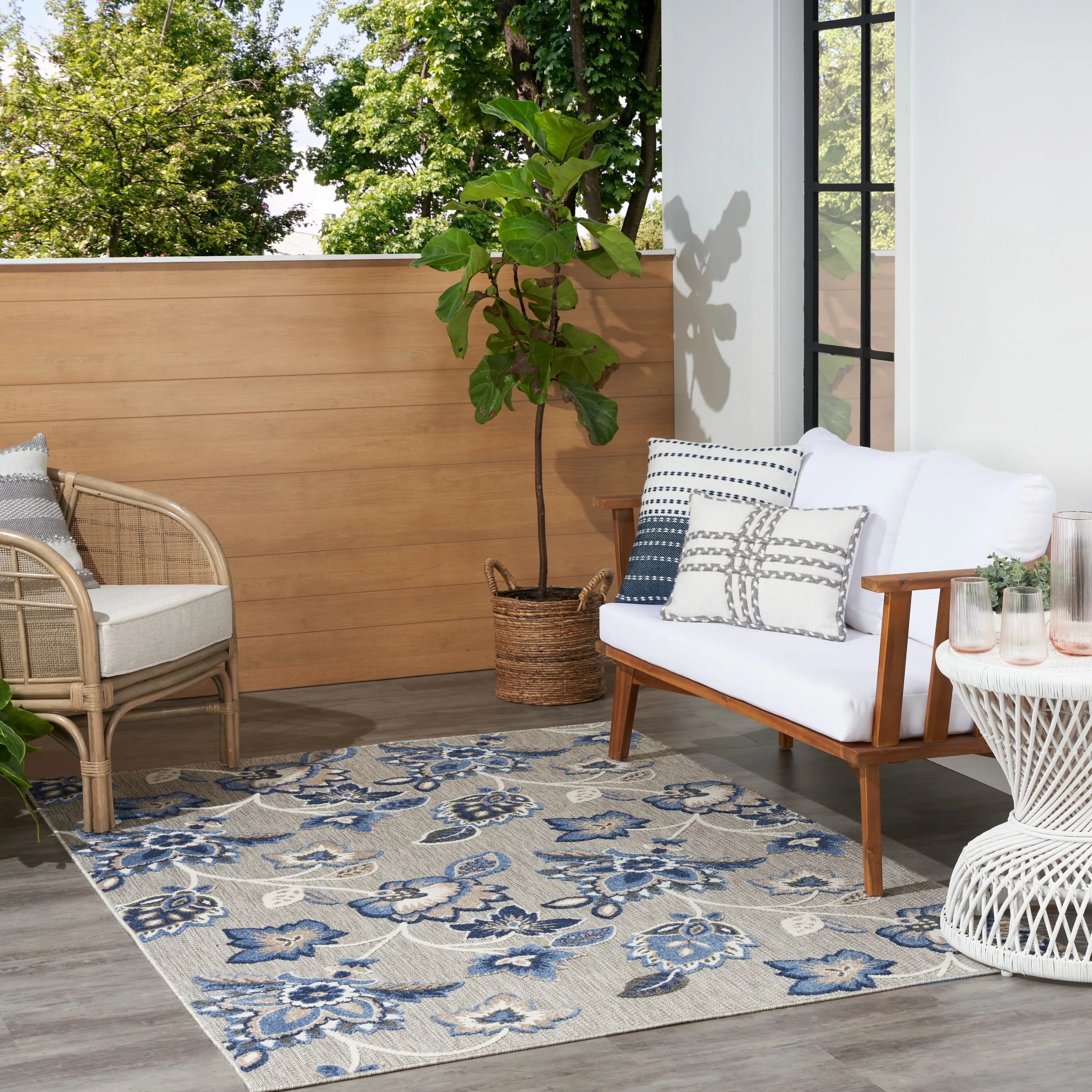 Nourison Aloha Indoor/Outdoor Floral Area Rug