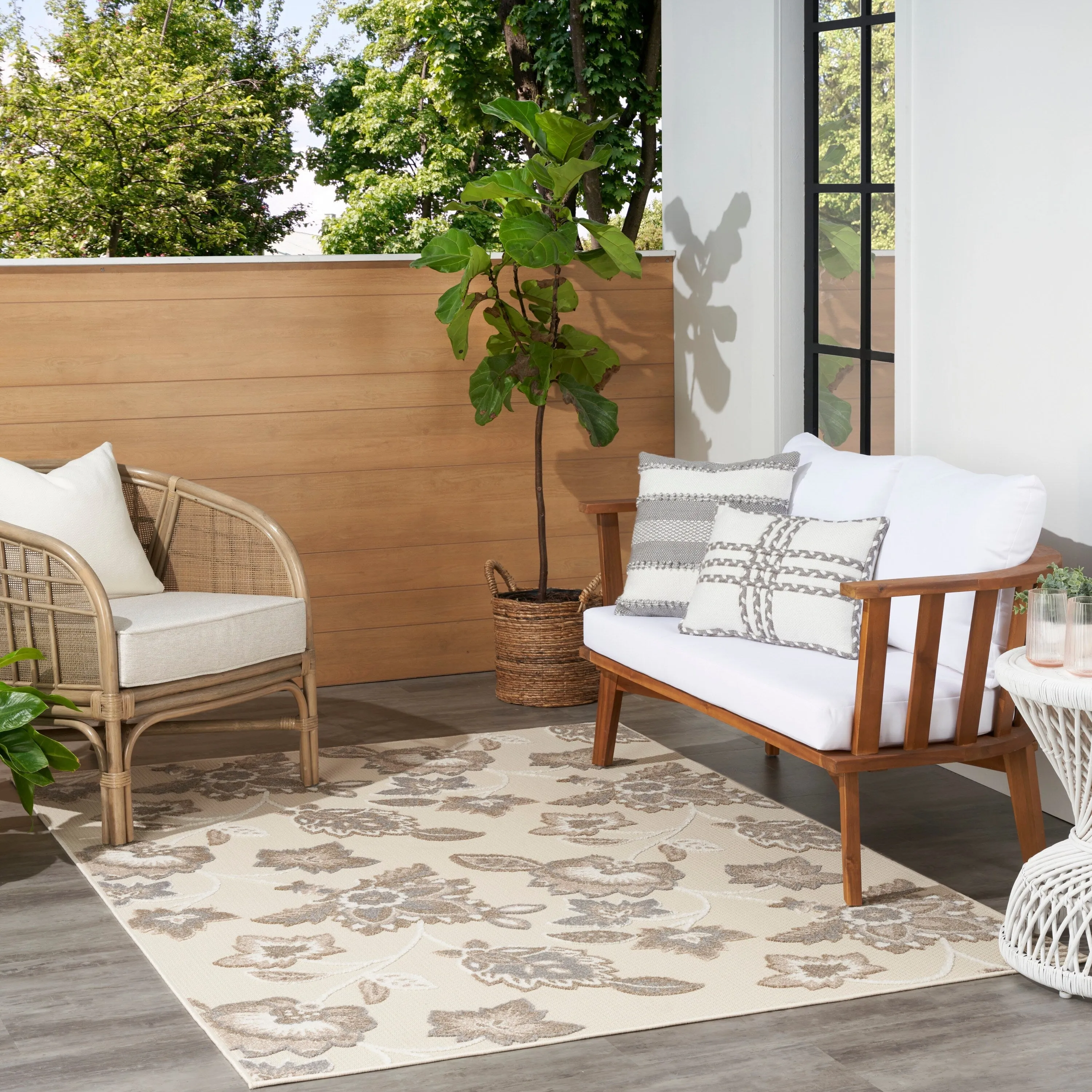 Nourison Aloha Indoor/Outdoor Floral Area Rug