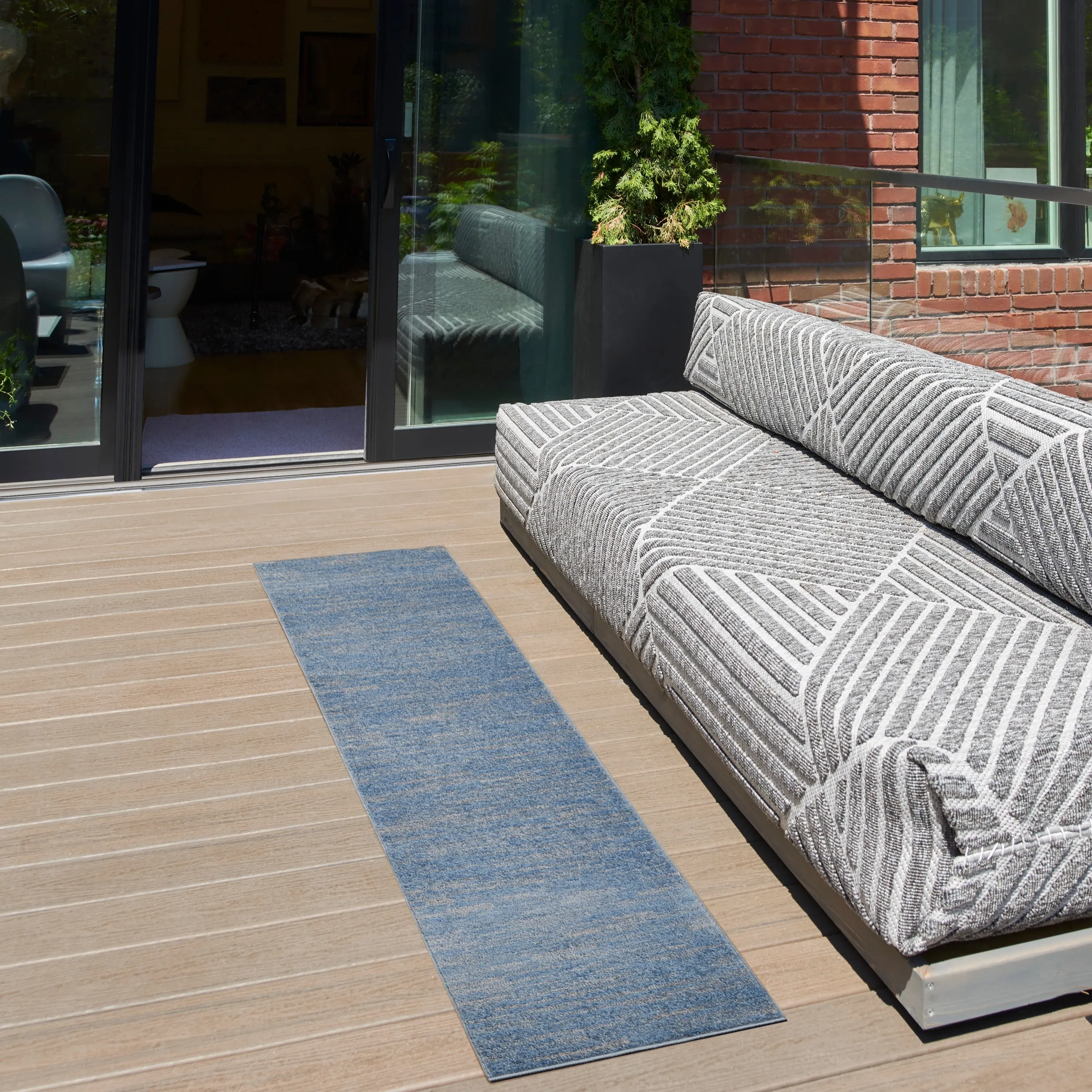 Nourison Essentials Solid Contemporary Indoor/Outdoor Area Rug