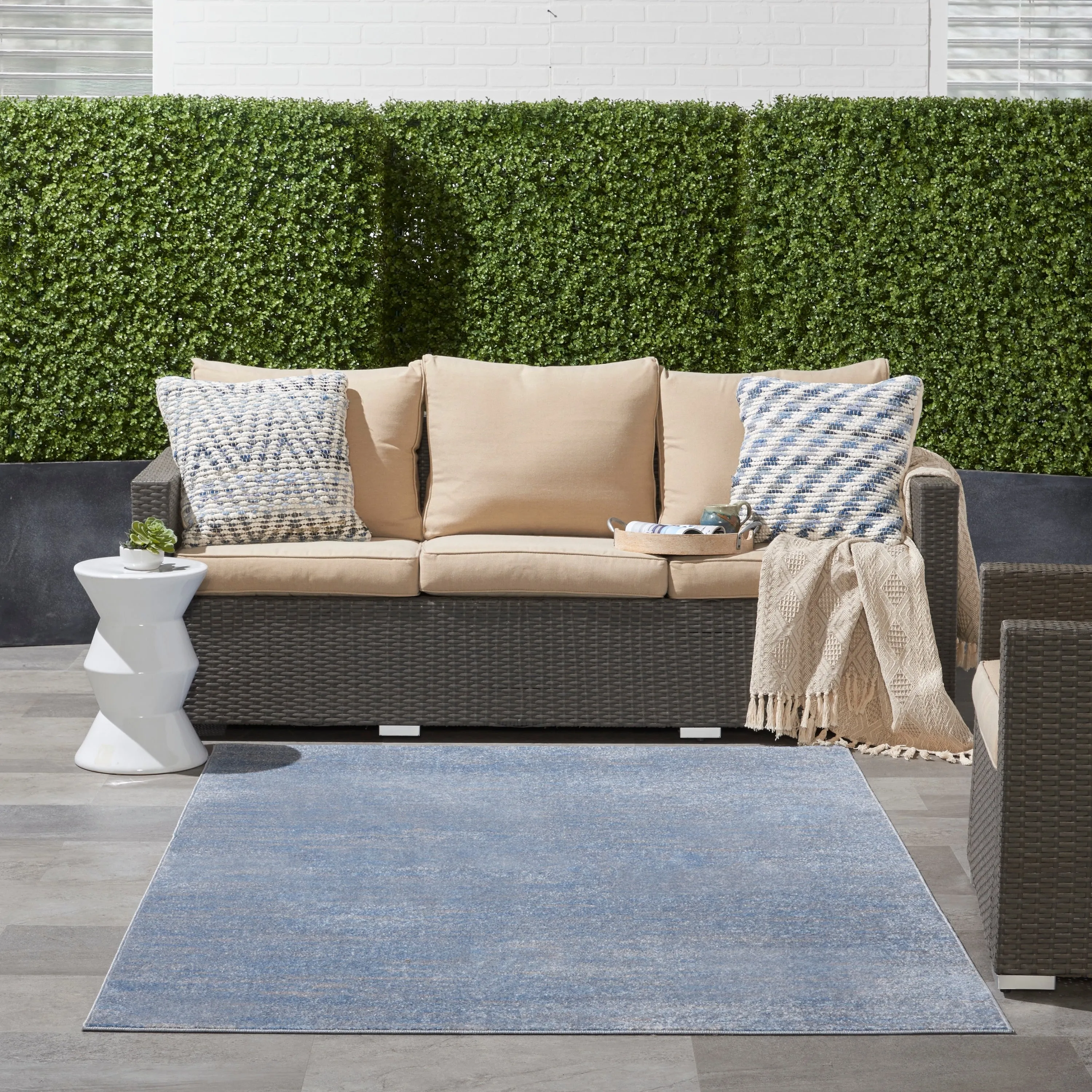 Nourison Essentials Solid Contemporary Indoor/Outdoor Area Rug