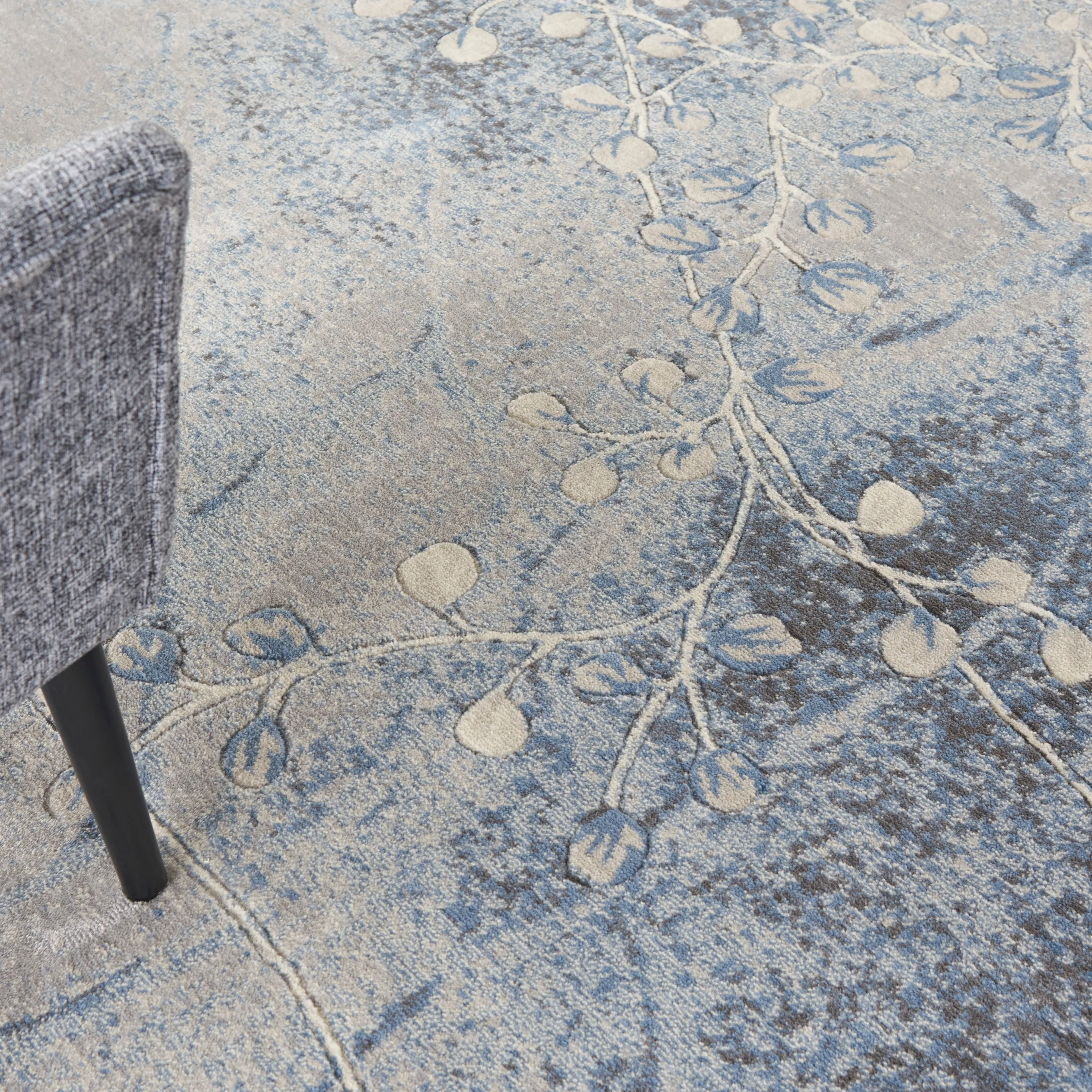 Nourison Susan Contemporary Floral Indoor only Area Rug.