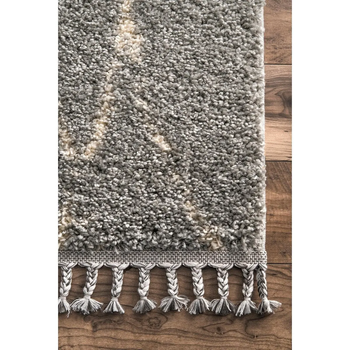 Nuloom Abstract Soft and Plush Moroccan Diamond Shag Tassel Rug