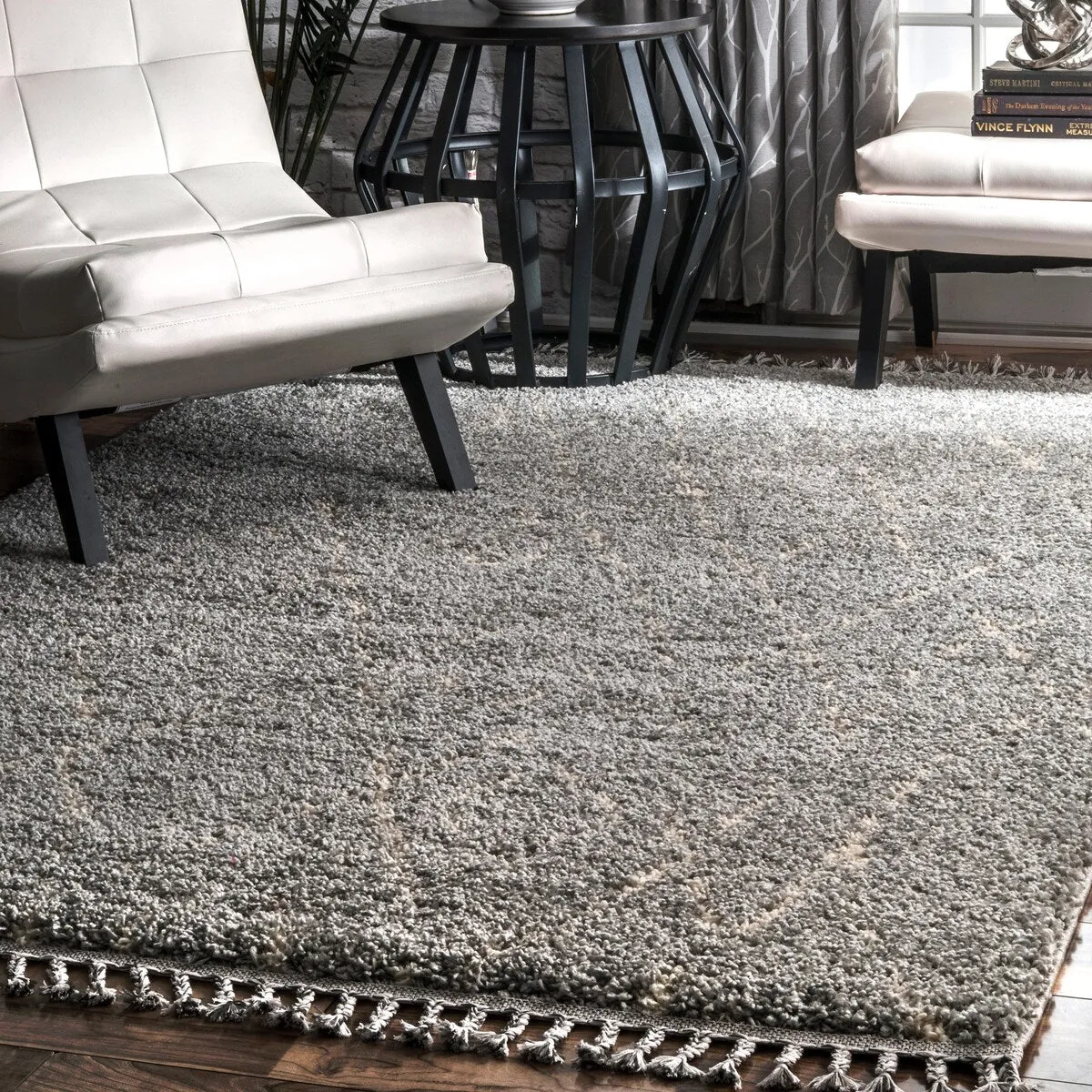 Nuloom Abstract Soft and Plush Moroccan Diamond Shag Tassel Rug