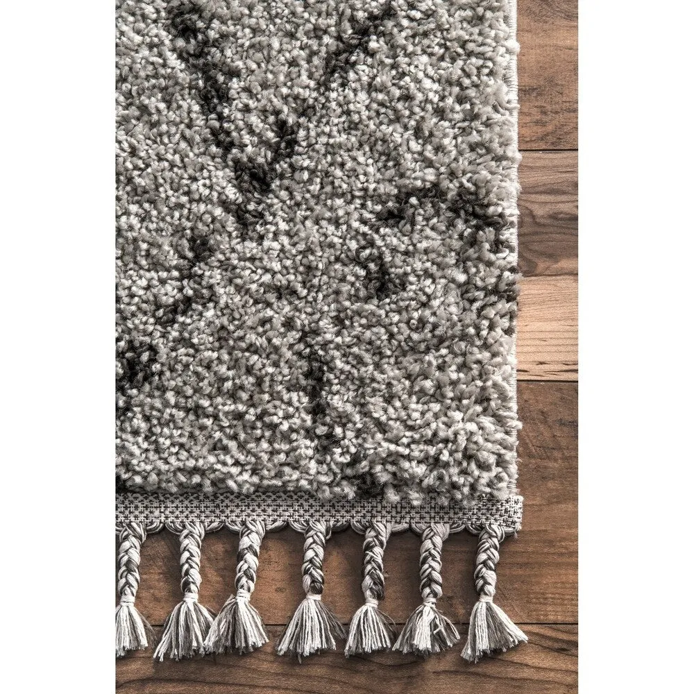 Nuloom Abstract Soft and Plush Moroccan Diamond Shag Tassel Rug
