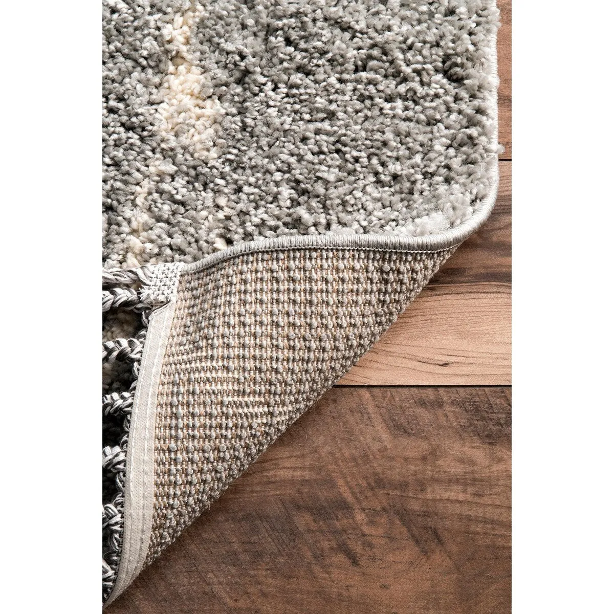 Nuloom Abstract Soft and Plush Moroccan Diamond Shag Tassel Rug