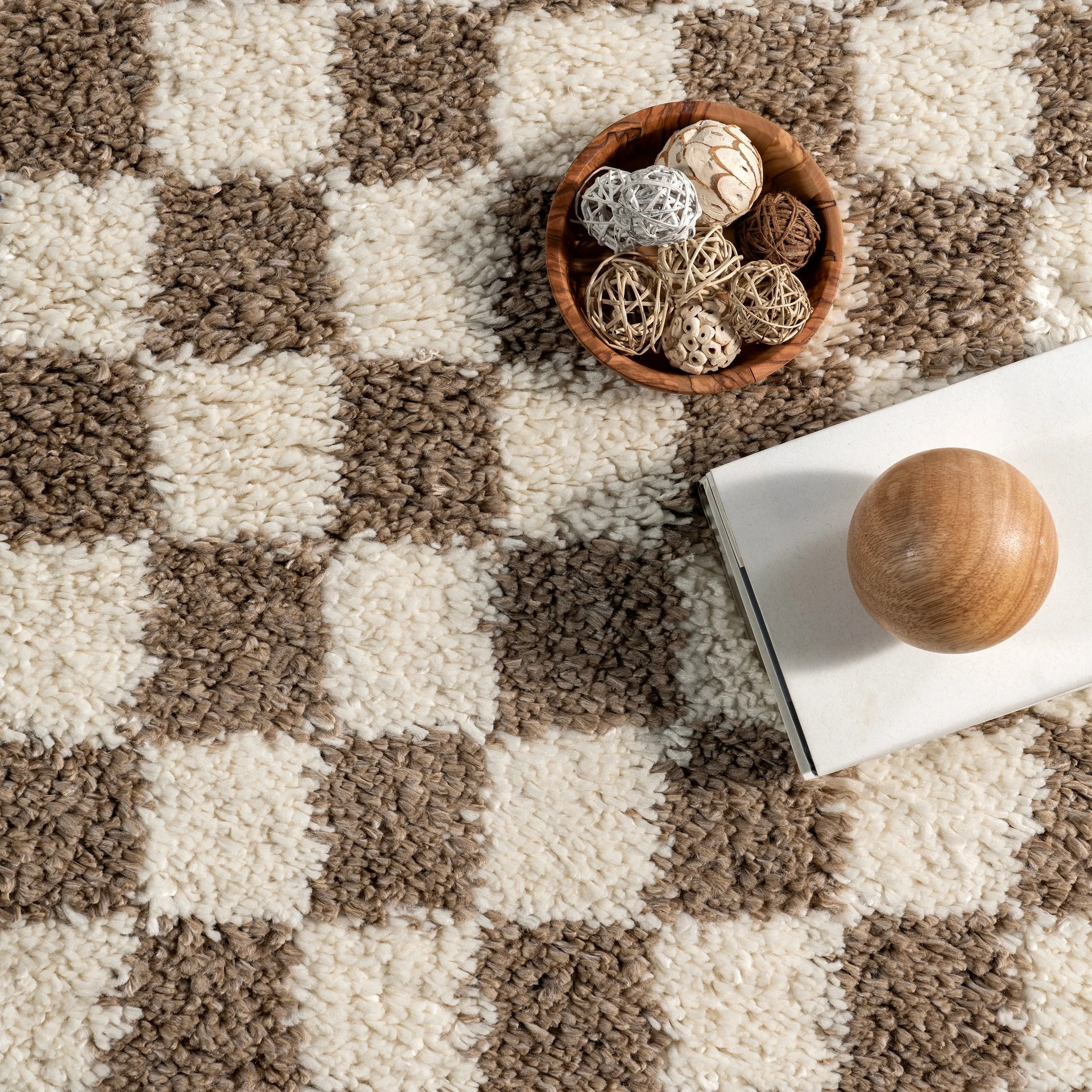 Nuloom Adelaide Mid-Century Checkered Shag Area Rug