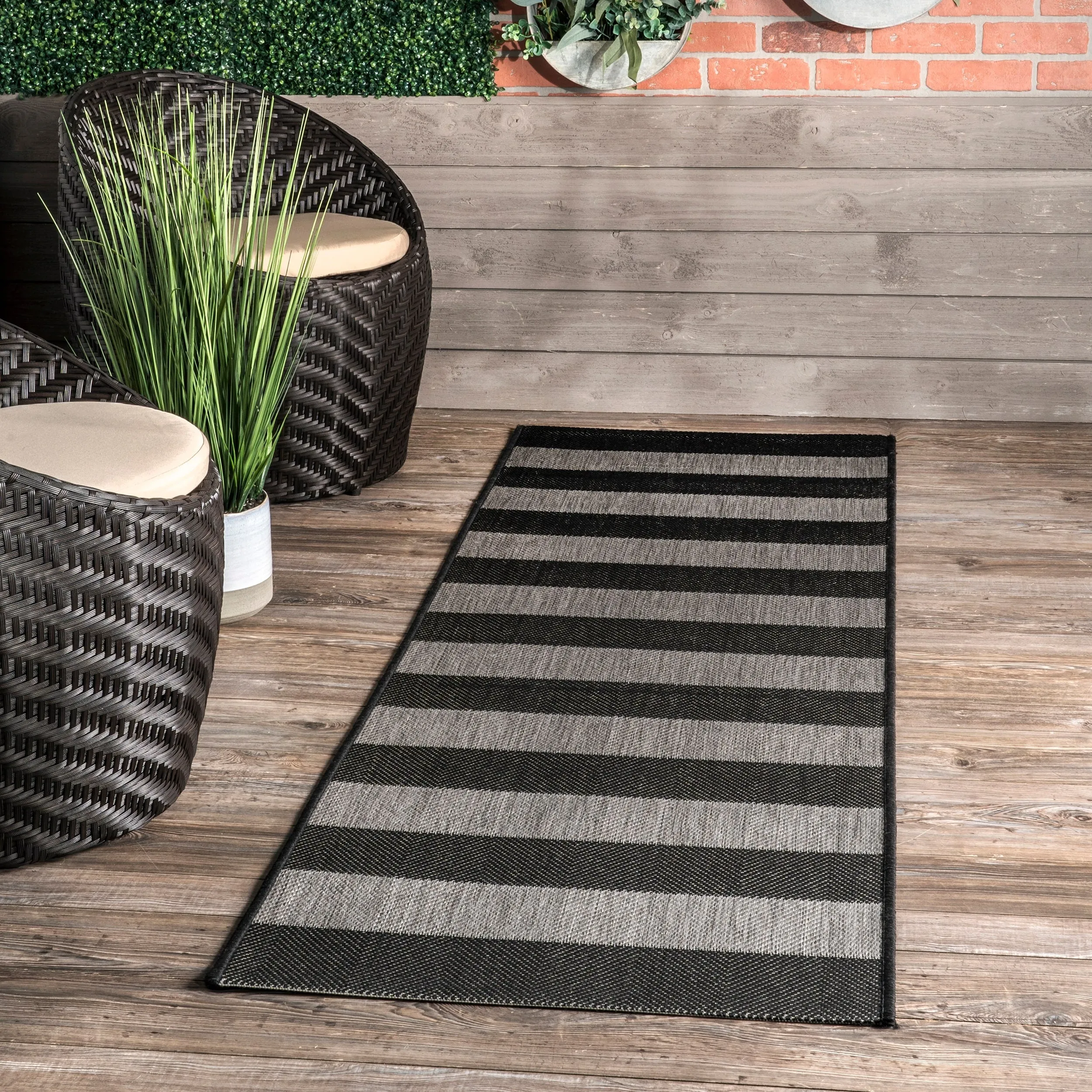 Nuloom Alexis Striped Indoor/Outdoor Area Rug