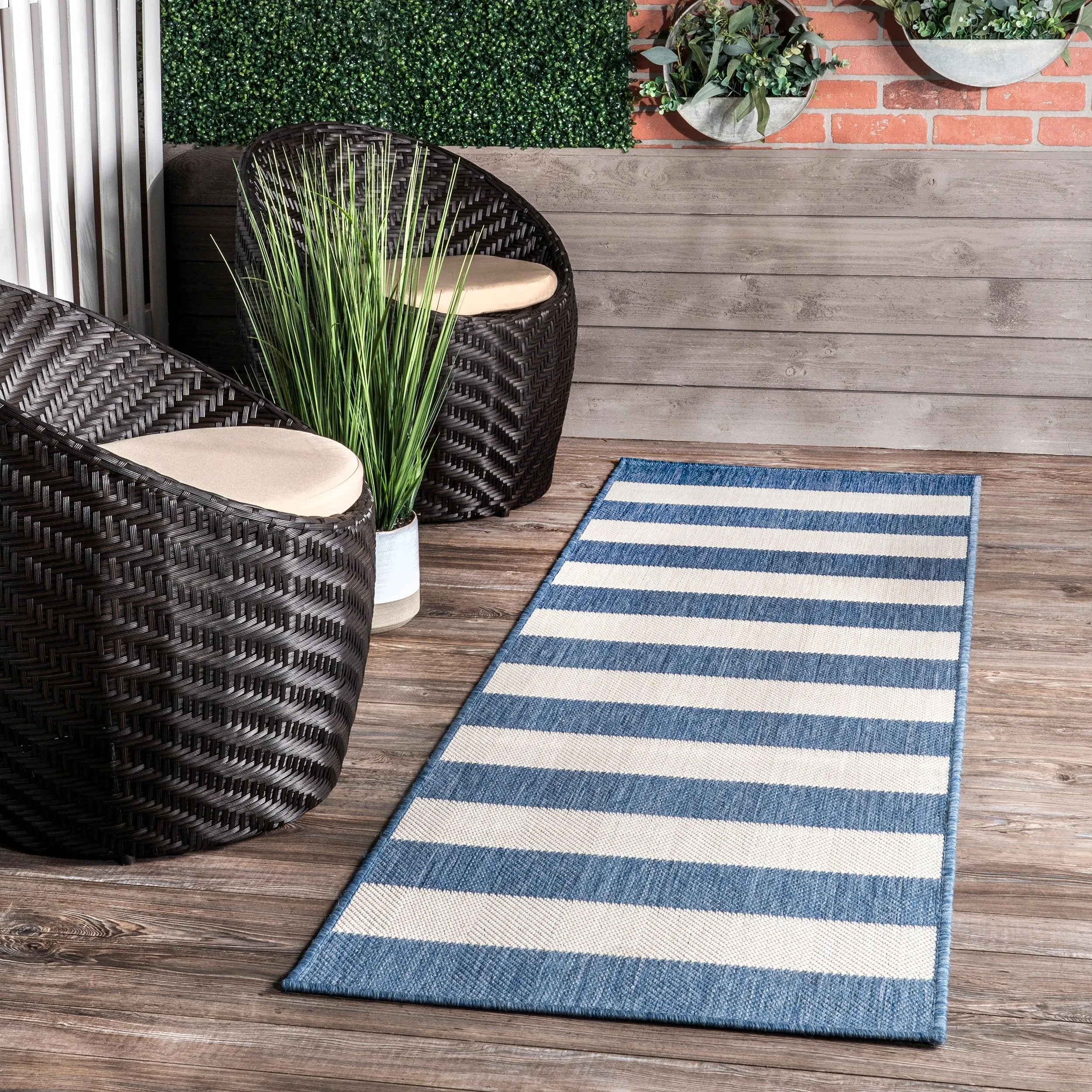 Nuloom Alexis Striped Indoor/Outdoor Area Rug