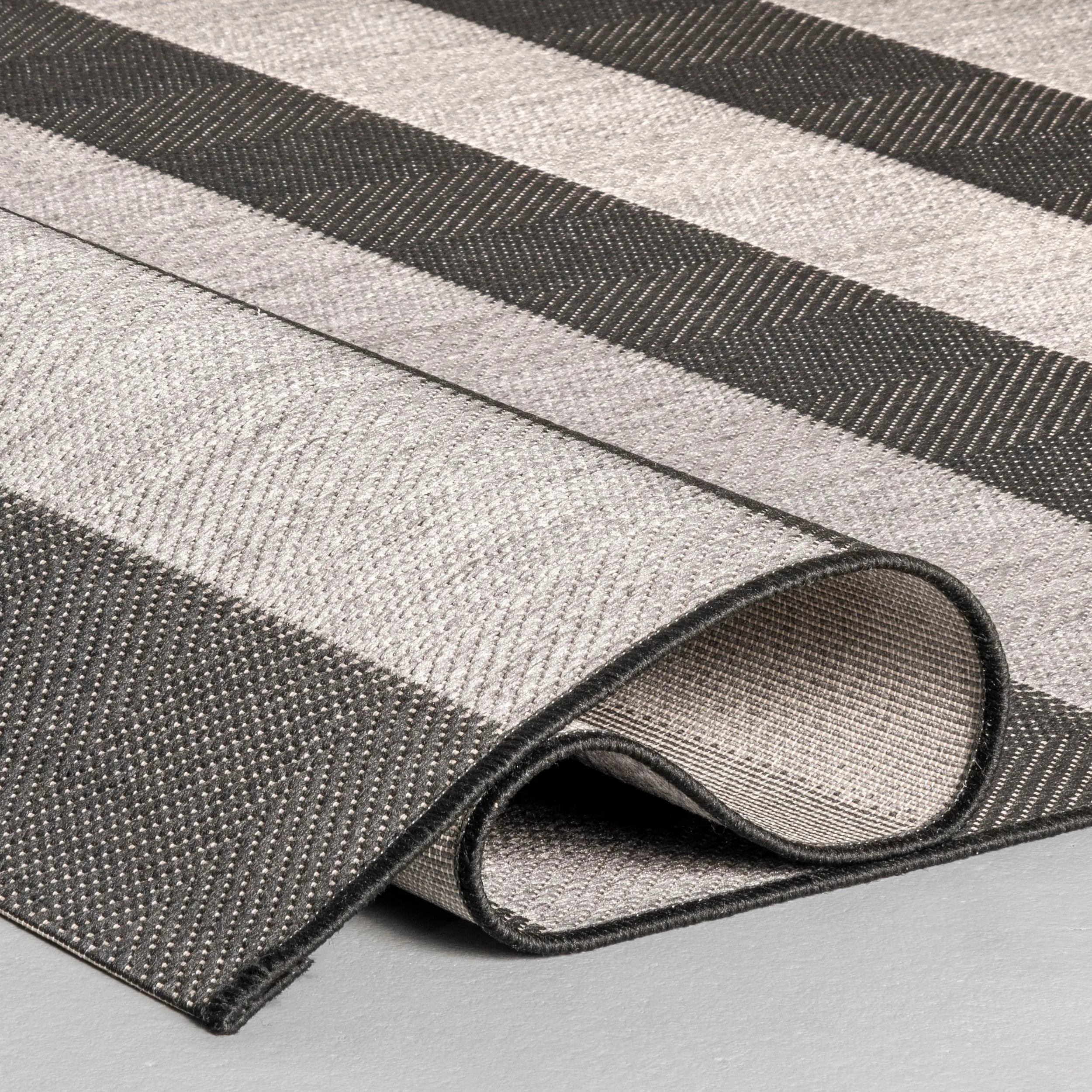 Nuloom Alexis Striped Indoor/Outdoor Area Rug