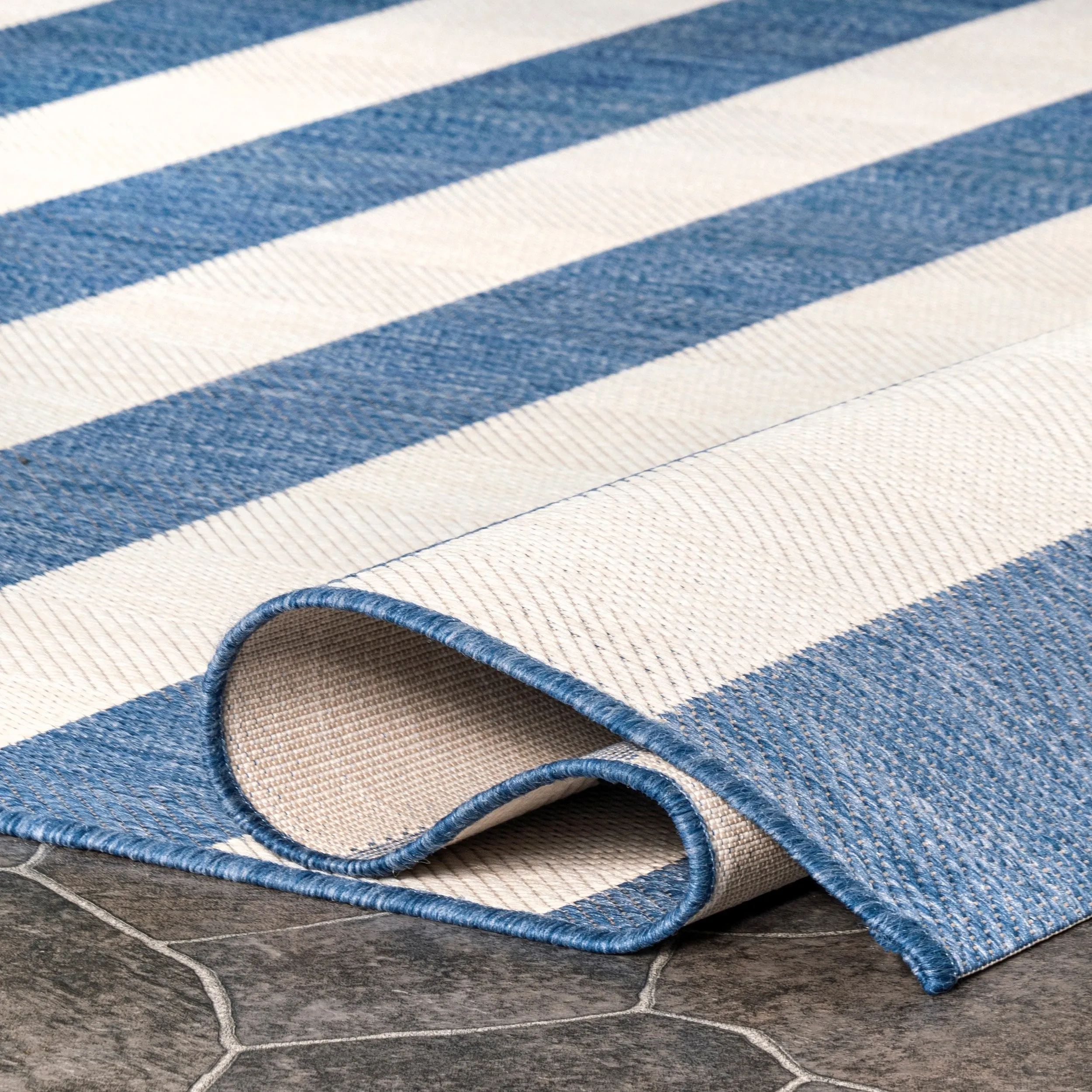 Nuloom Alexis Striped Indoor/Outdoor Area Rug