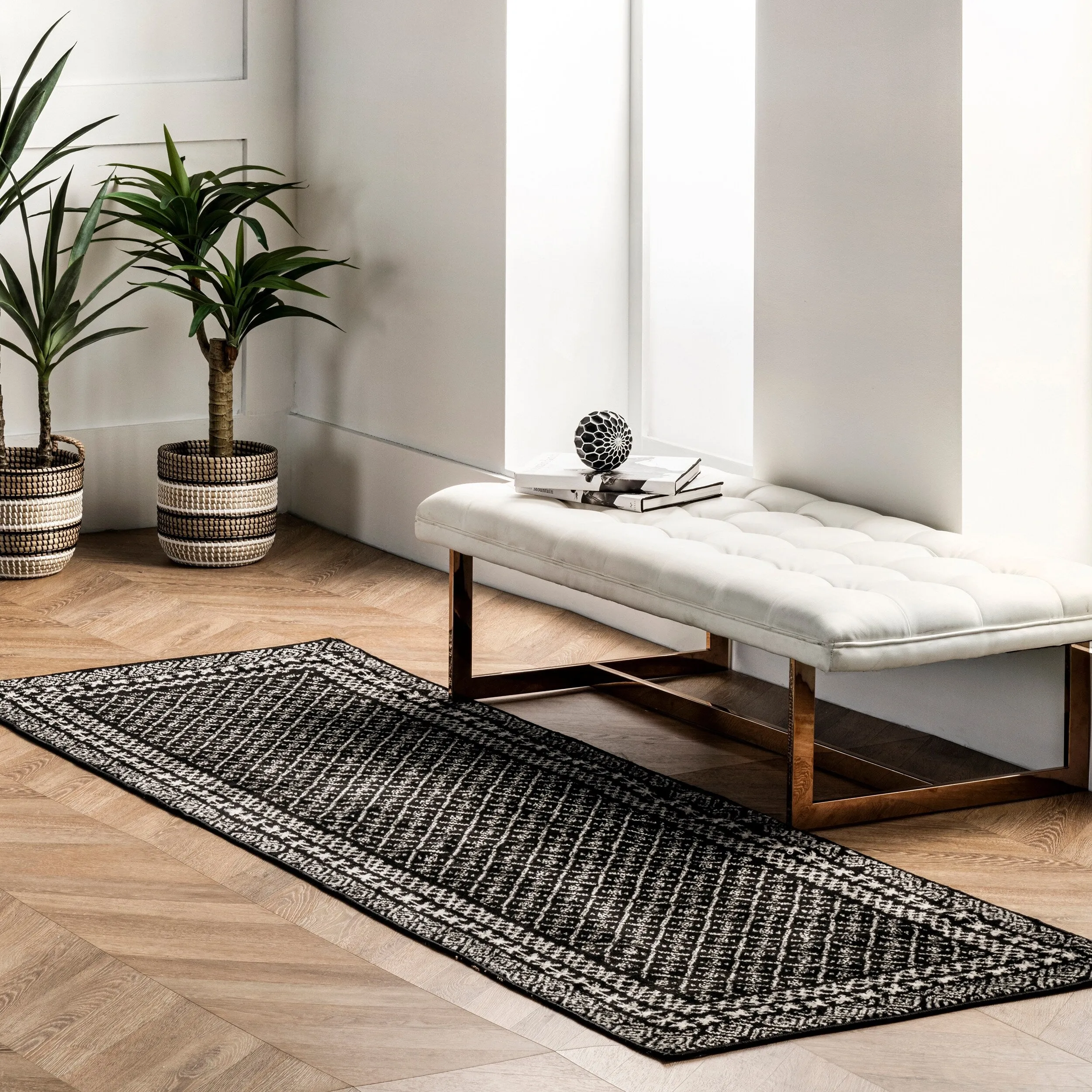 Nuloom Arabella Contemporary Bordered Area Rug
